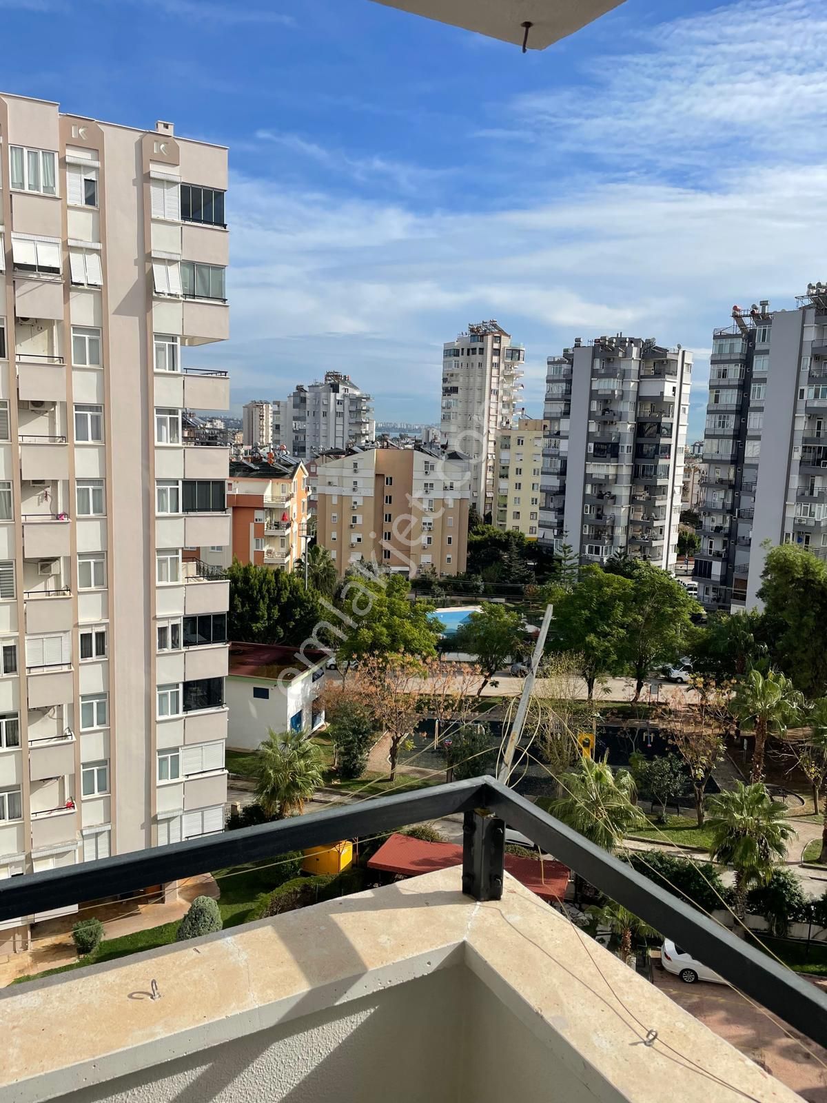 Öğretmen Evleri Mah. Geniş 3+1 Havuzlu Site İçi Satılık Daire - Görsel 5