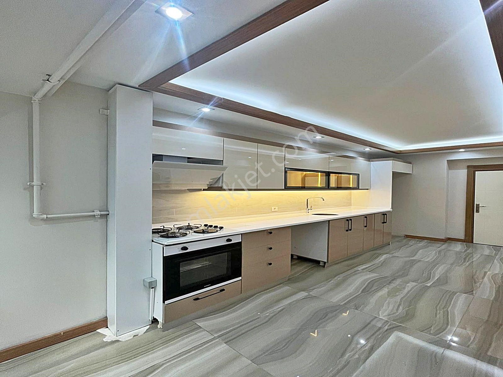 Metrobüse Yakın Ultra Lüks Tasarımlı 2+1 Arakat Daire !!! - Görsel 8