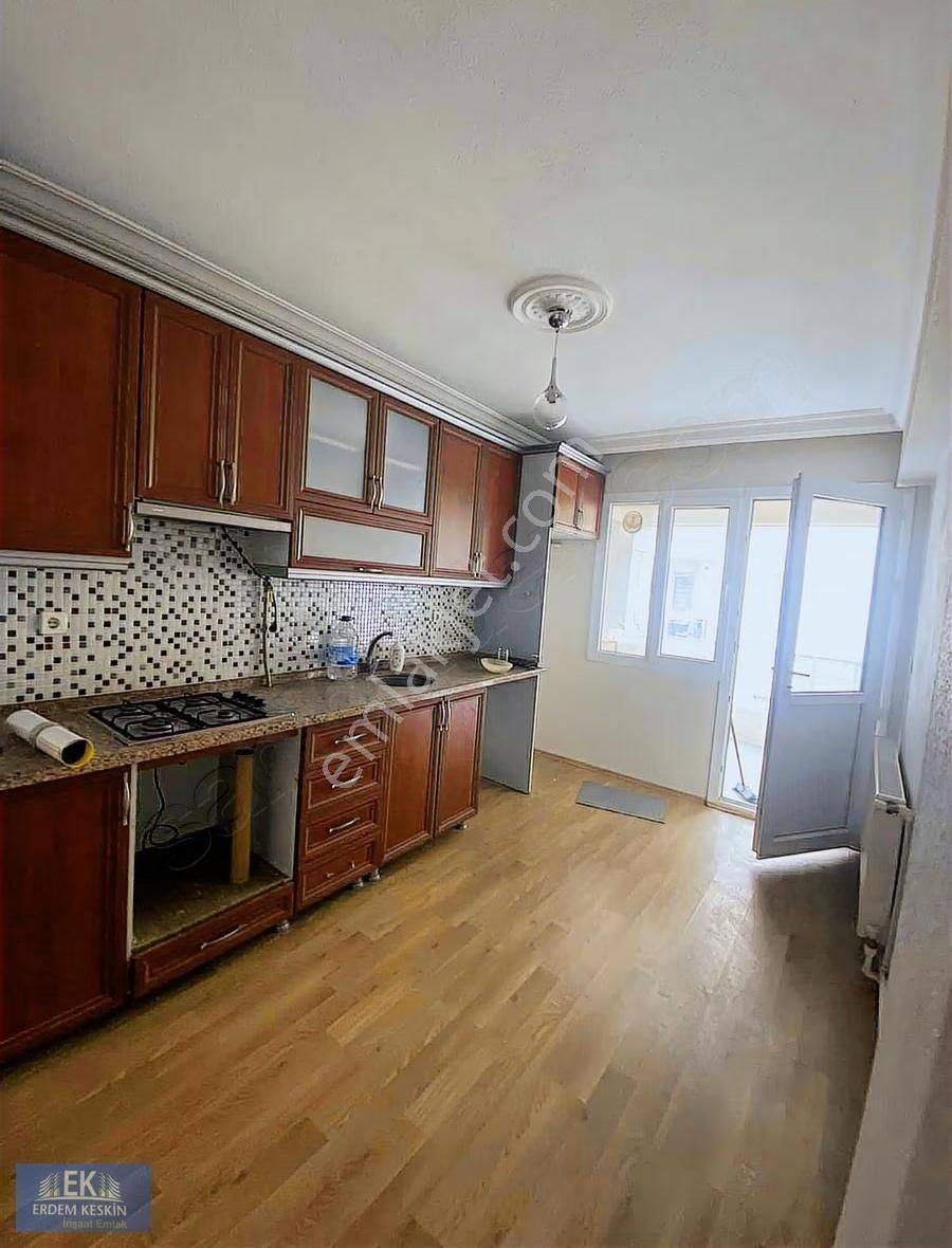 Gazemir Meydanda 2+1 110 M2 Doğalgazlı Kiralık Daire - Görsel 16