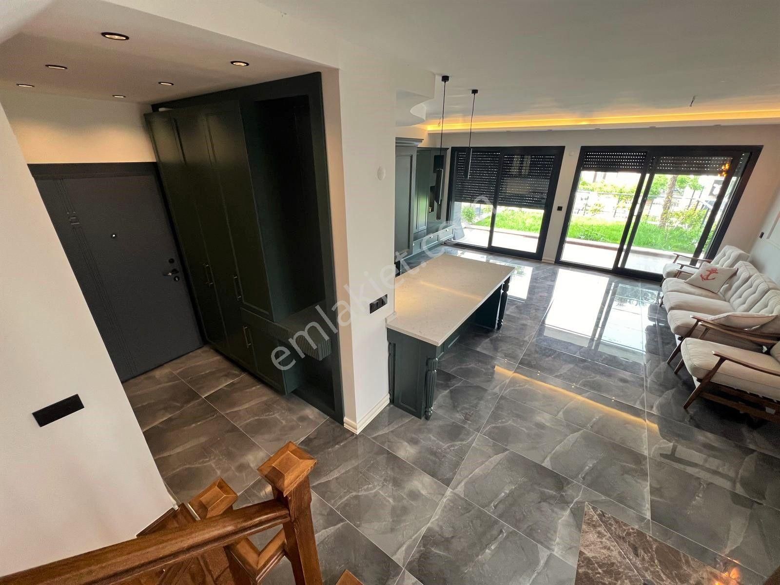 Aras Emlaktan Akçayda Denize 50 Metre 6+1 Villa - Görsel 5