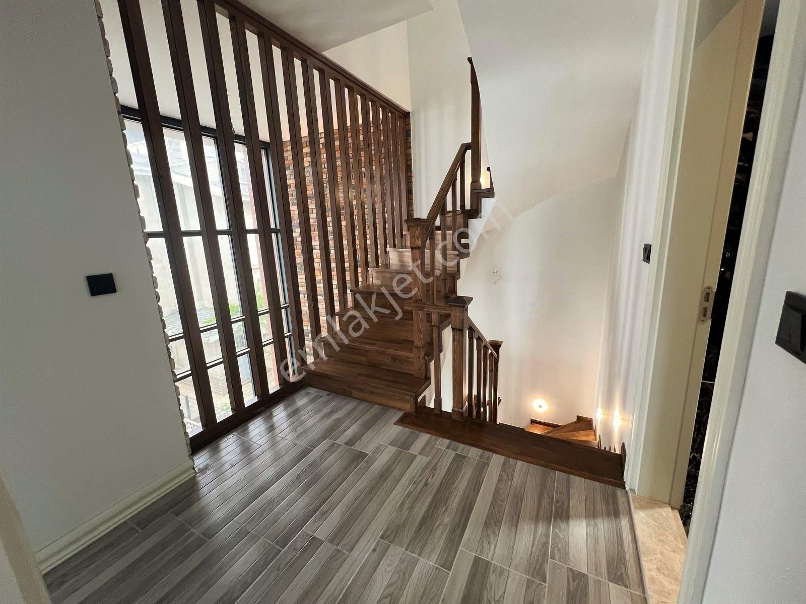 Aras Emlaktan Akçayda Denize 50 Metre 6+1 Villa - Görsel 19