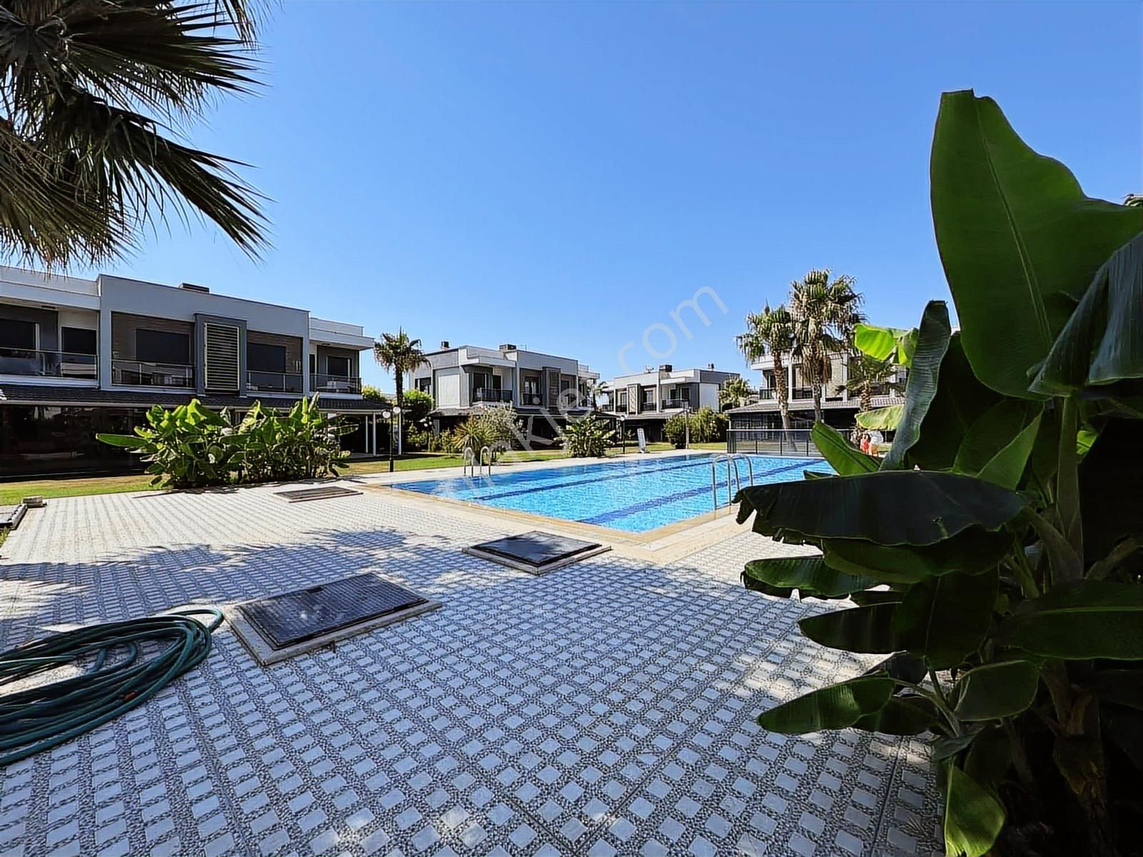 Kuşadasi Davutlar Sahilinde 3+1 Havuzlu Köşe Konum Satılık Villa - Görsel 12