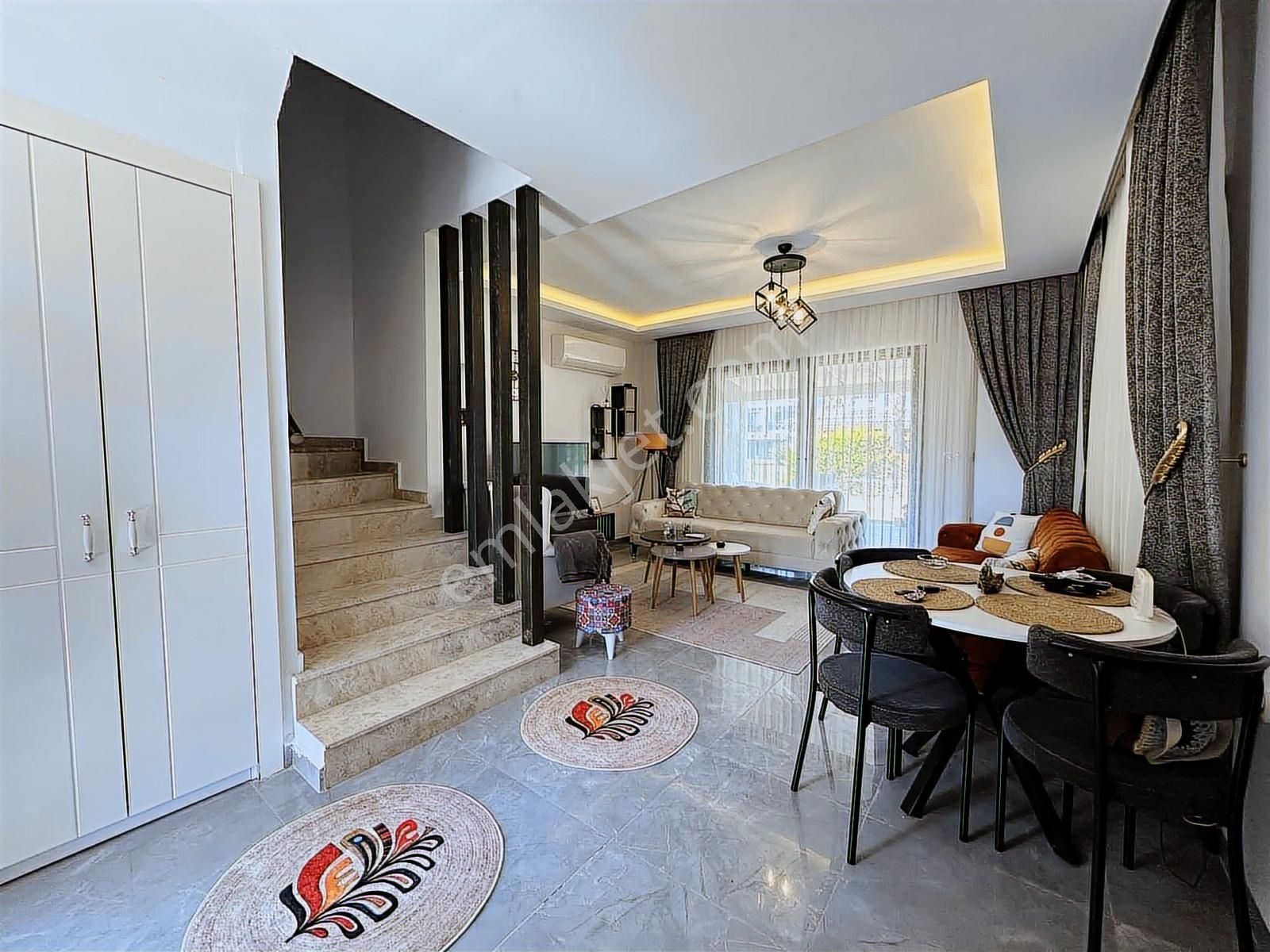 Kuşadasi Davutlar Sahilinde 3+1 Havuzlu Köşe Konum Satılık Villa - Görsel 14