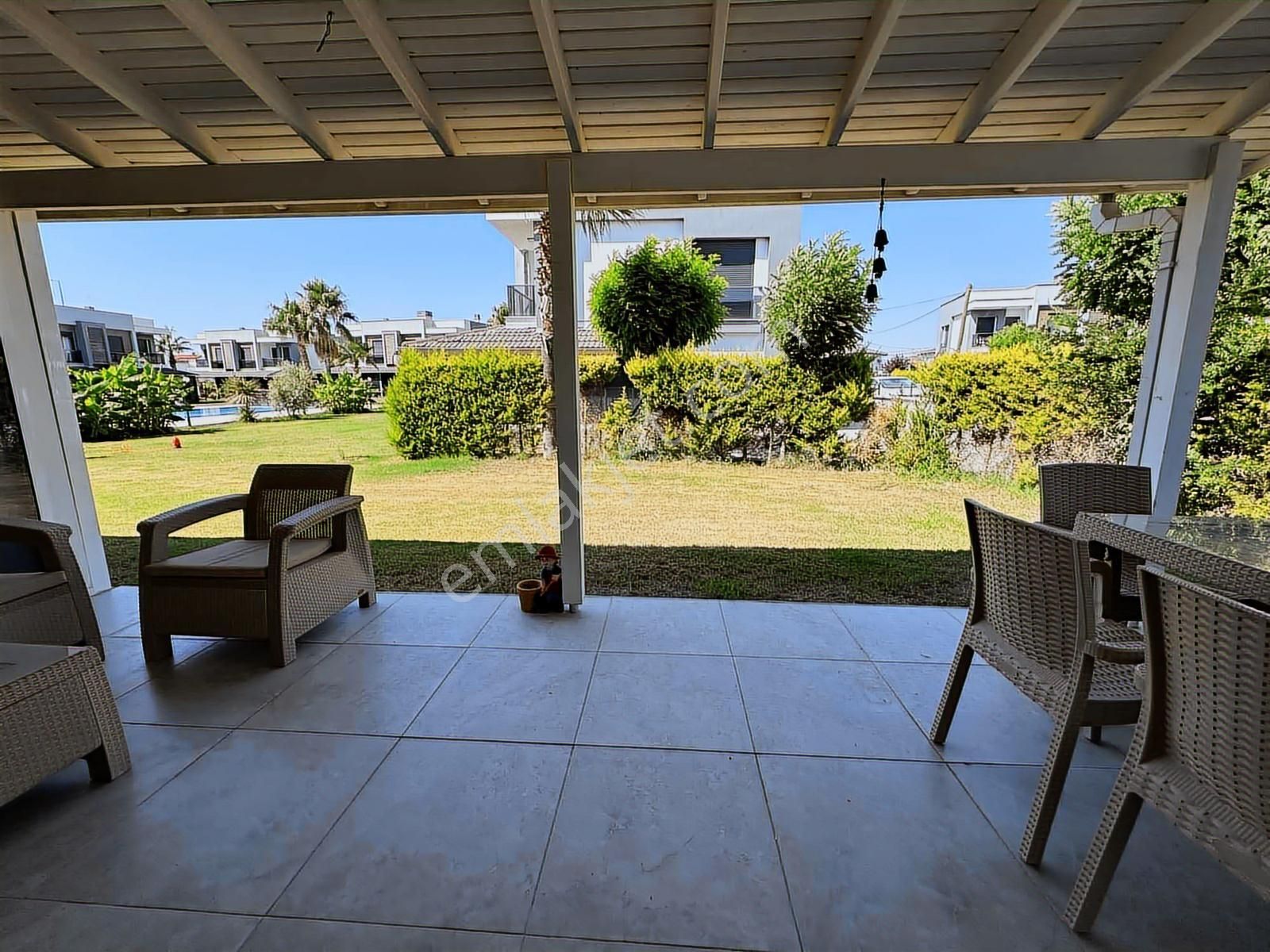 Kuşadasi Davutlar Sahilinde 3+1 Havuzlu Köşe Konum Satılık Villa - Görsel 11