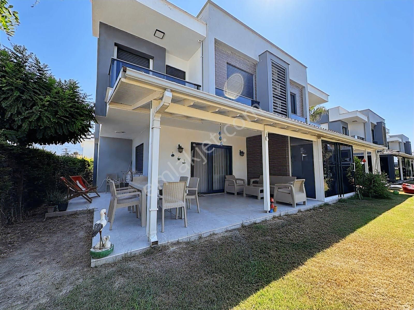 Kuşadasi Davutlar Sahilinde 3+1 Havuzlu Köşe Konum Satılık Villa - Görsel 30