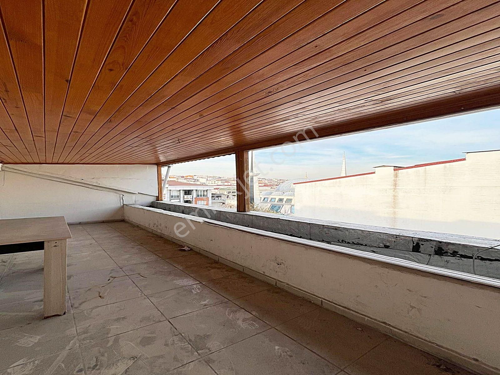 Esenyurt Yenikent Mahallesinde Cadde Üzeri Dubleks 3+2 Daire - Görsel 18