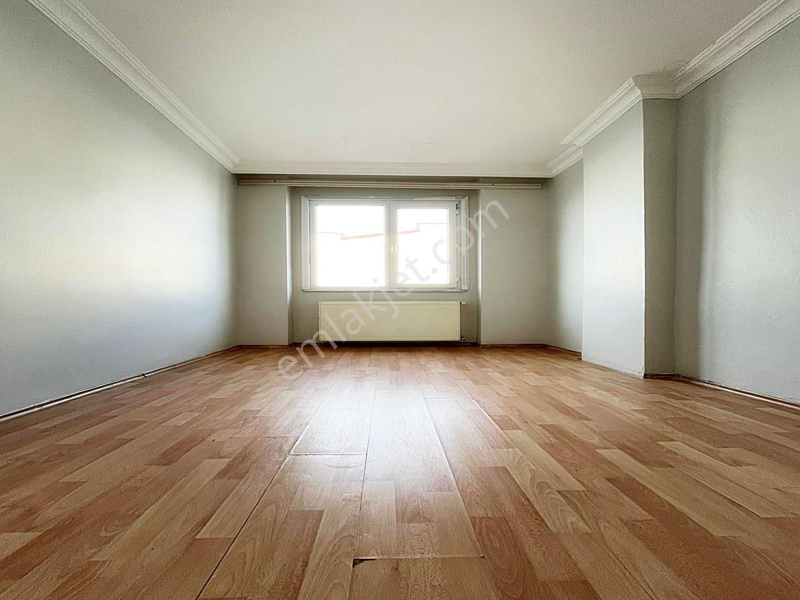 Esenyurt Yenikent Mahallesinde Cadde Üzeri Dubleks 3+2 Daire - Görsel 3