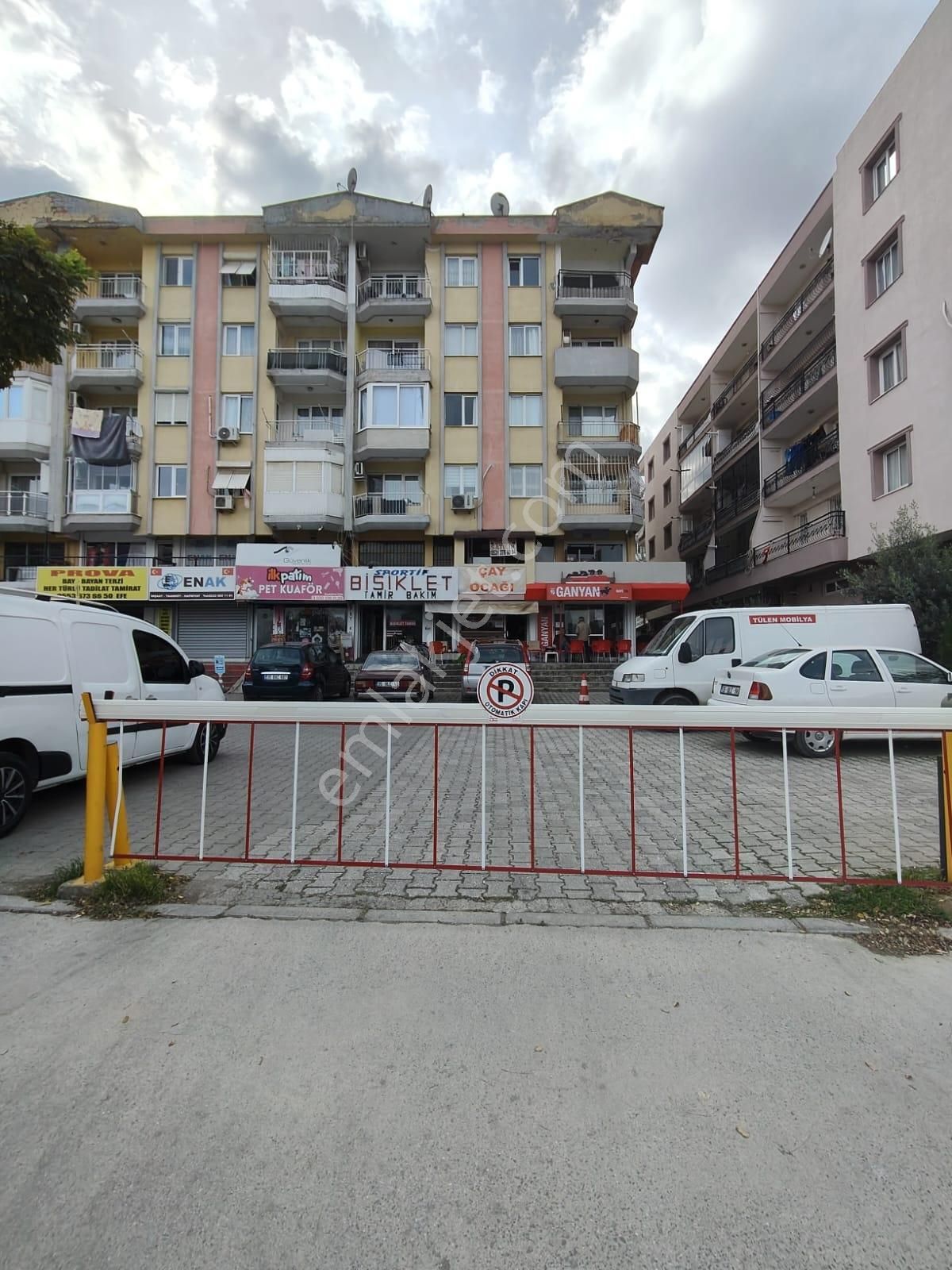 Gaziemir Türkan Saylan Cadddesi'nde Sitede 3+1 Satılık Daire - Görsel 7