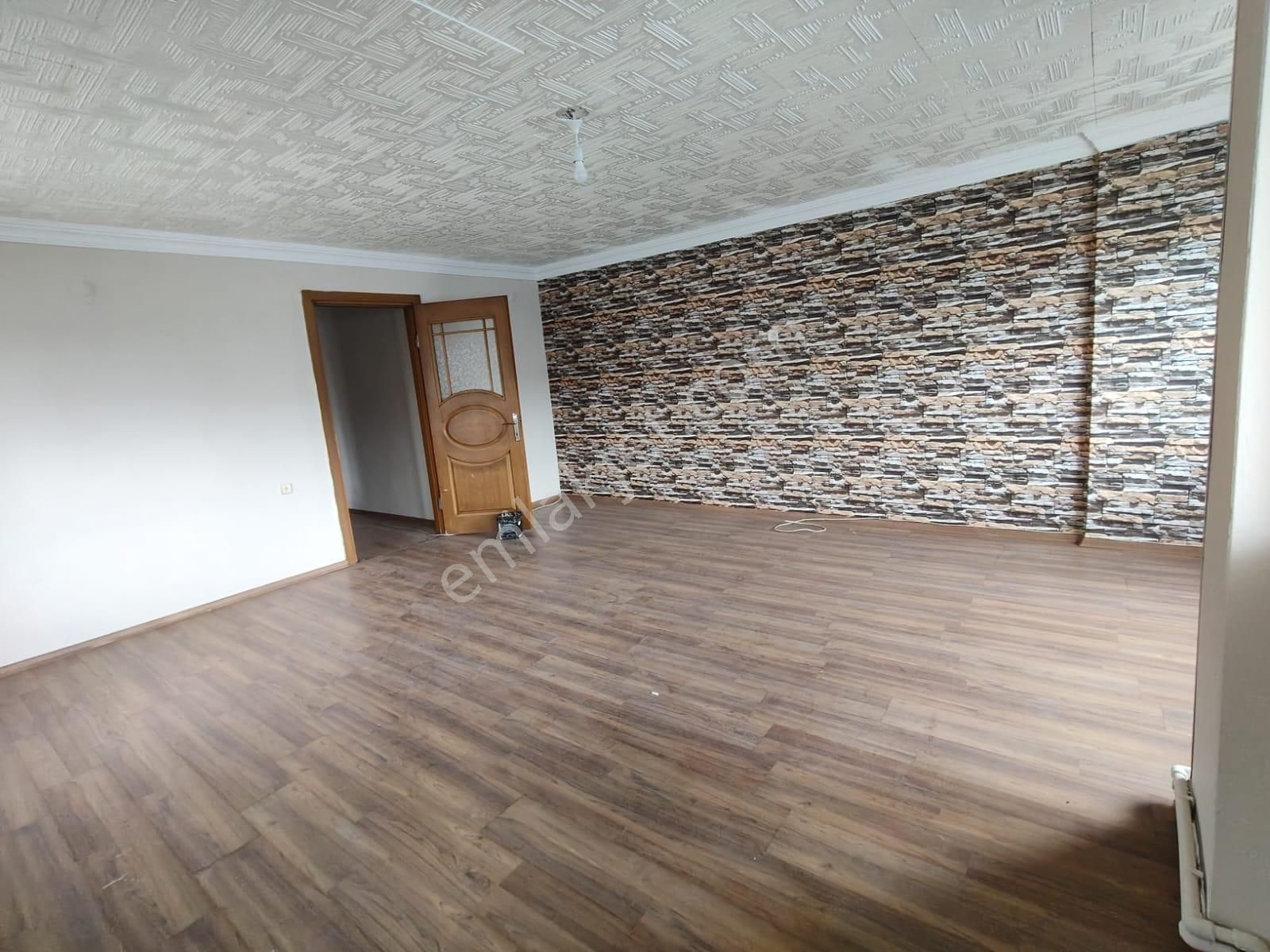 Gaziemir Türkan Saylan Cadddesi'nde Sitede 3+1 Satılık Daire