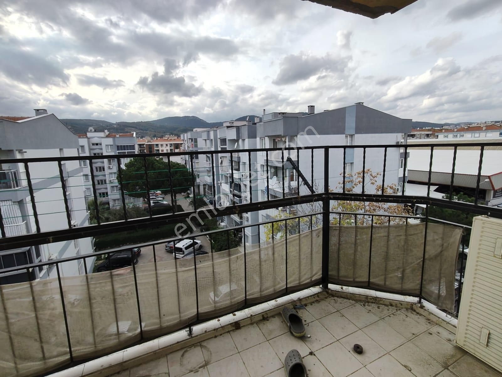 Gaziemir Türkan Saylan Cadddesi'nde Sitede 3+1 Satılık Daire - Görsel 25