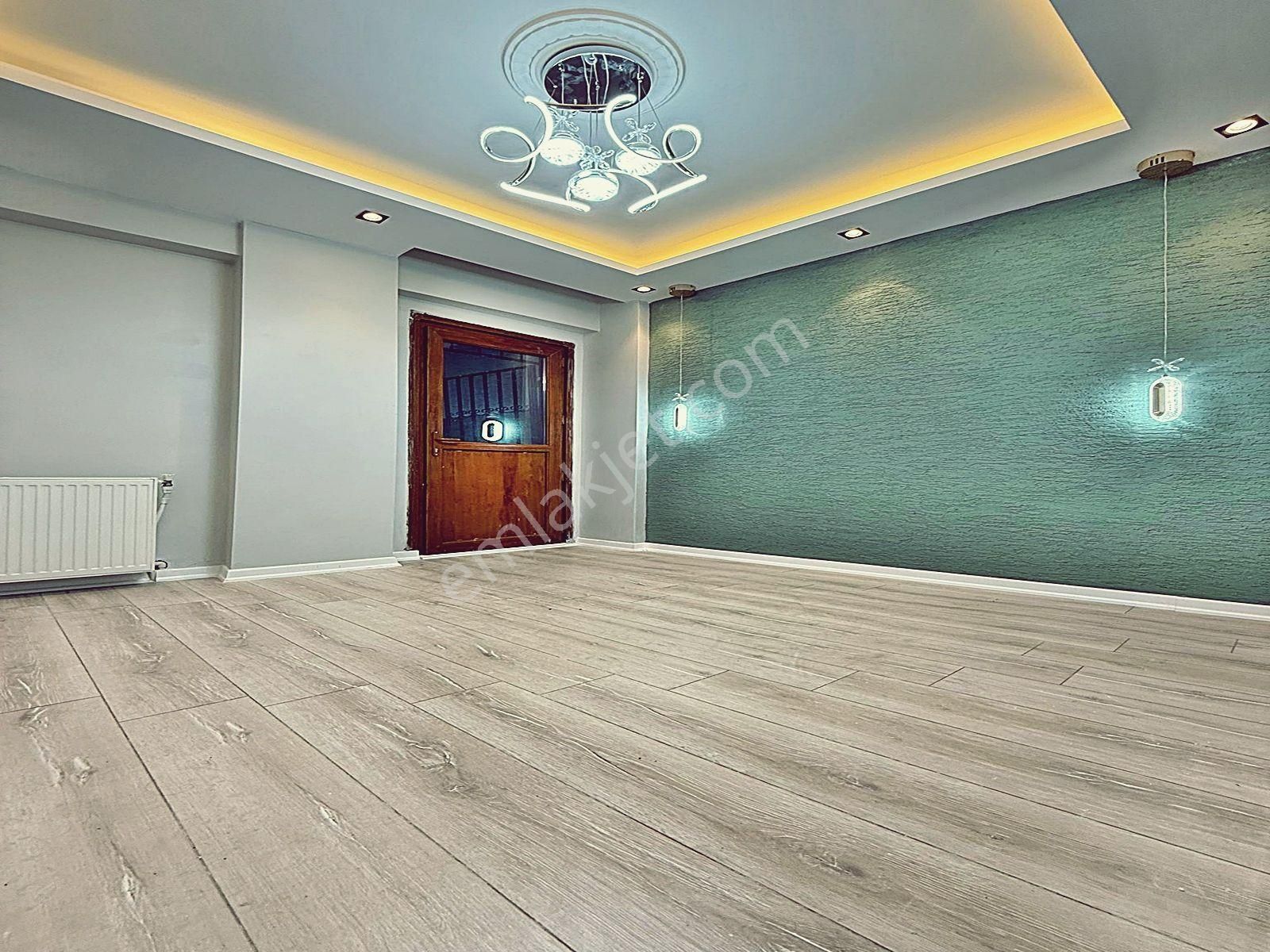 Esenyurt Mehmet Akif Ersoy Mahallesinde Metrobüse Yakın Geniş Bahçeli 2+1 Daire - Görsel 14