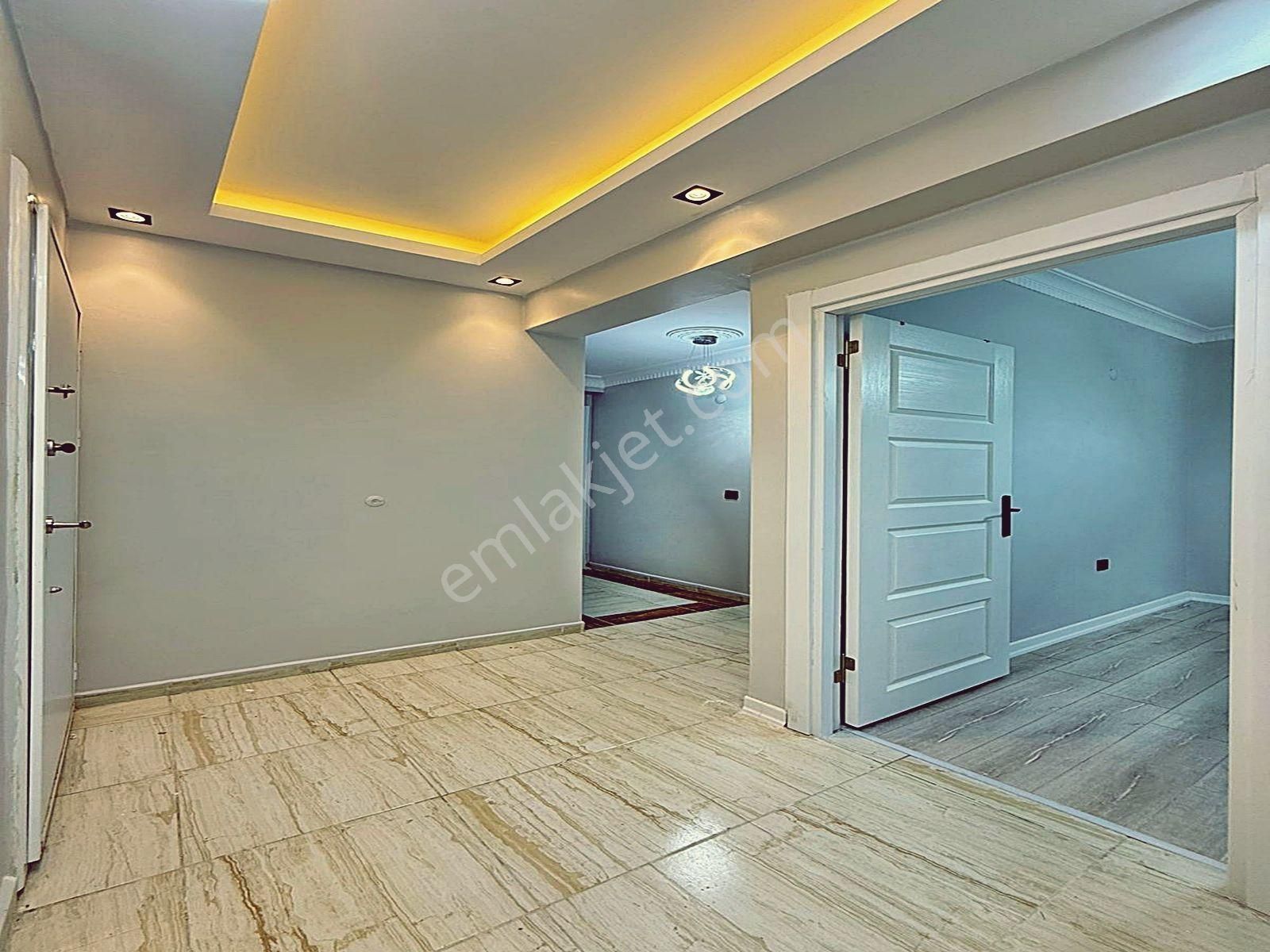 Esenyurt Mehmet Akif Ersoy Mahallesinde Metrobüse Yakın Geniş Bahçeli 2+1 Daire - Görsel 13