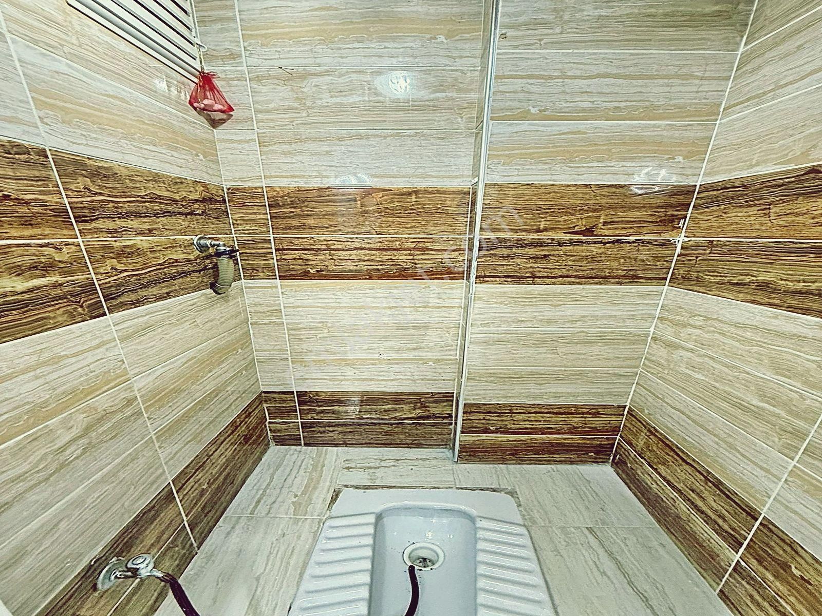 Esenyurt Mehmet Akif Ersoy Mahallesinde Metrobüse Yakın Geniş Bahçeli 2+1 Daire - Görsel 16