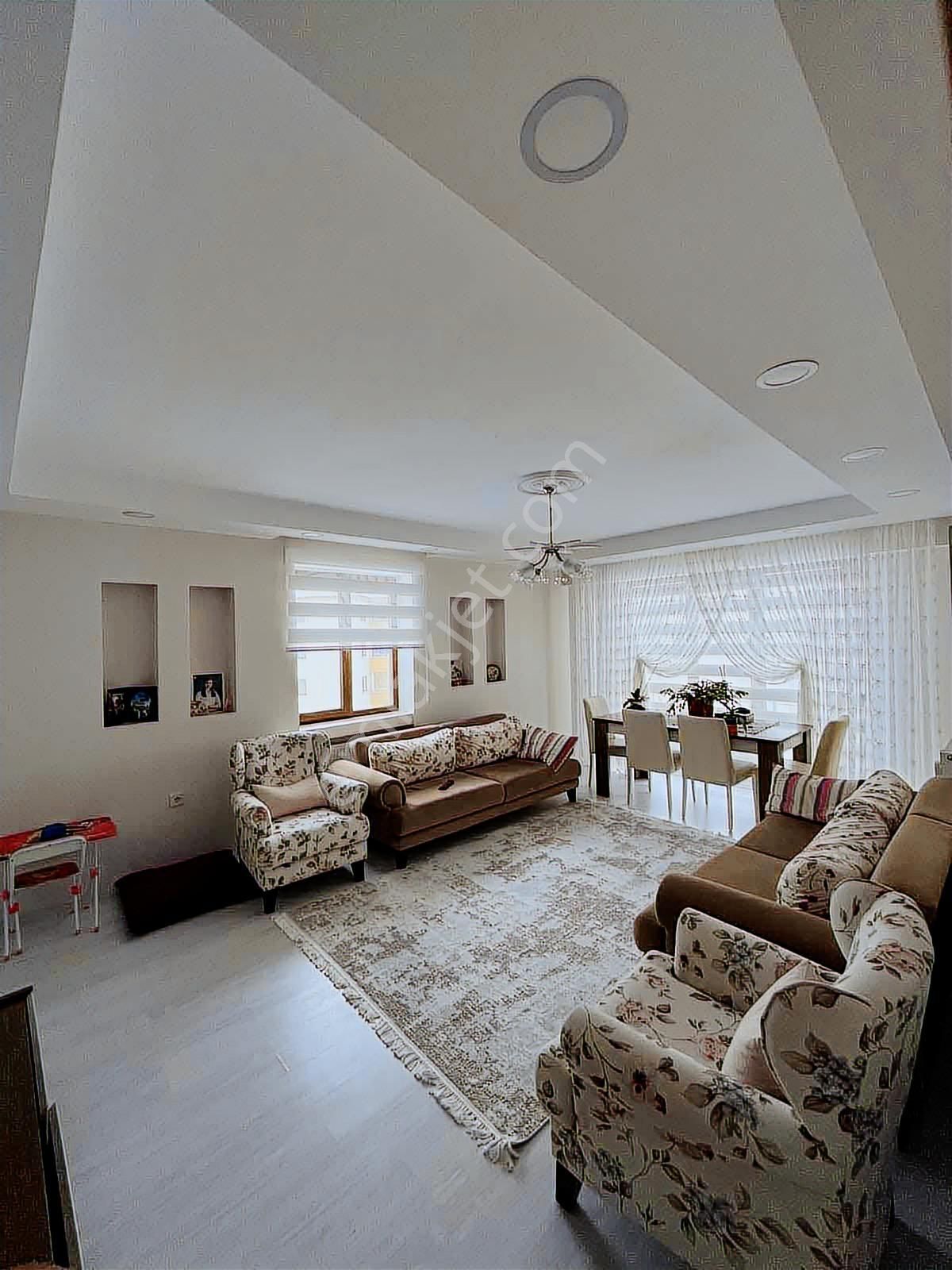 Huzur Arayanlara Özel Huzurlu Site'de Satılık 3+1 Daire