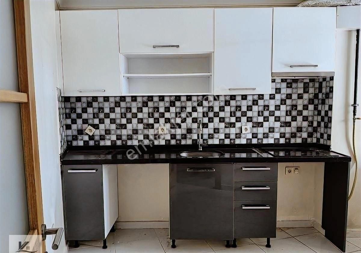 Cumhuriyet Mahallesinde 2+1 70 M2 Kullanışlı Y.giriş.. - Görsel 16