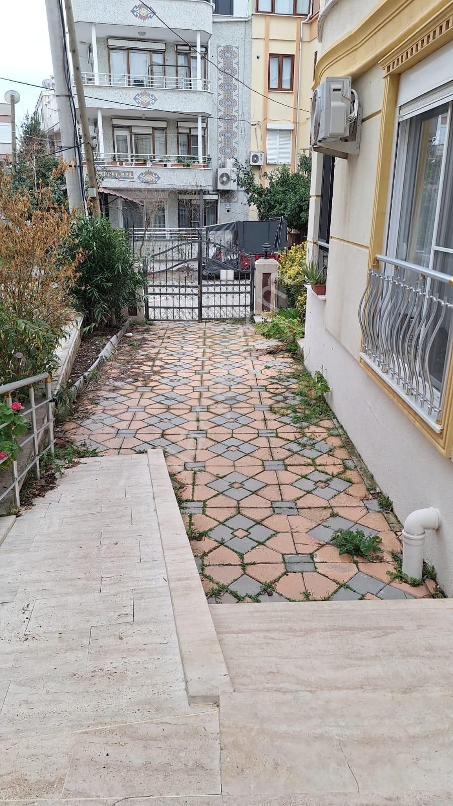 Edremit Altınoluk İskele'de Denize Yakın Satılık 2+1 Daire - Görsel 2