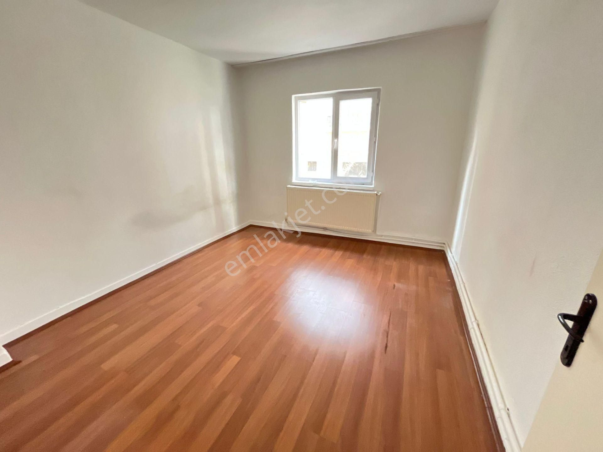 Topçu Mahallesinde Cadde Üzerinde Ön Cephe Daire - Görsel 21