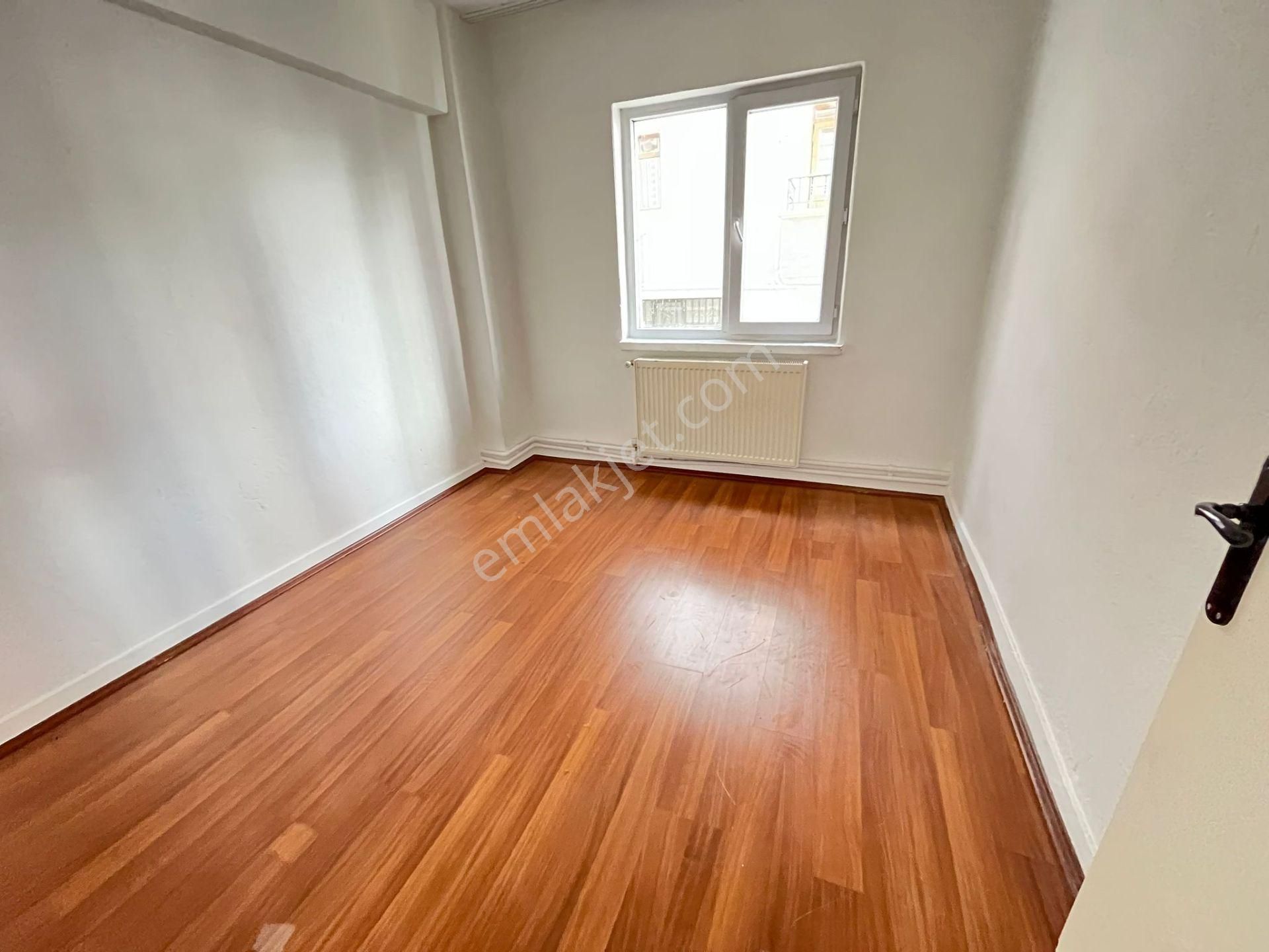 Topçu Mahallesinde Cadde Üzerinde Ön Cephe Daire - Görsel 32