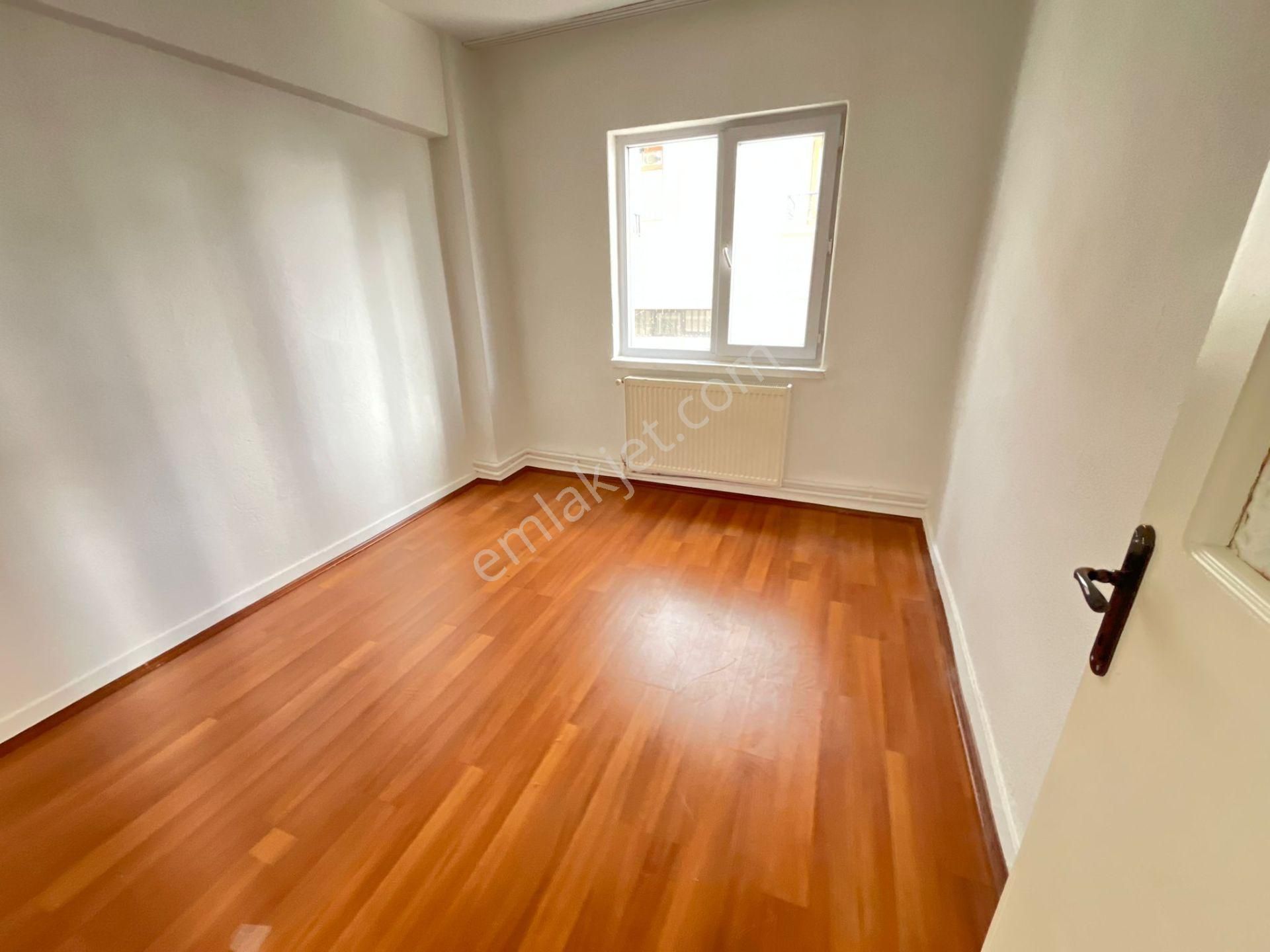 Topçu Mahallesinde Cadde Üzerinde Ön Cephe Daire - Görsel 27