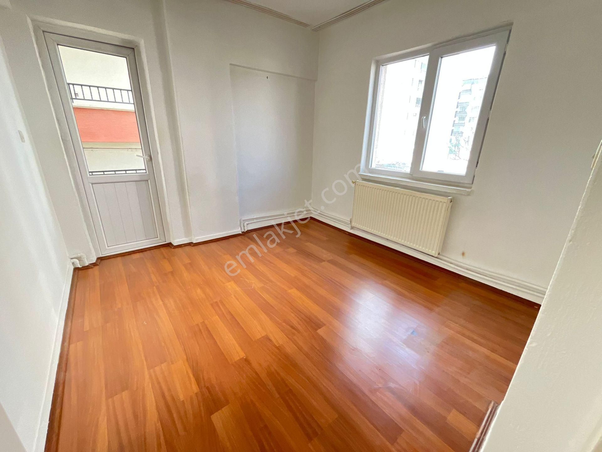 Topçu Mahallesinde Cadde Üzerinde Ön Cephe Daire - Görsel 34