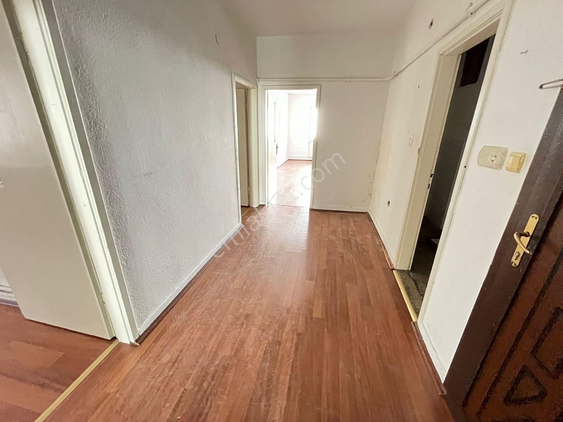 Topçu Mahallesinde Cadde Üzerinde Ön Cephe Daire - Görsel 9