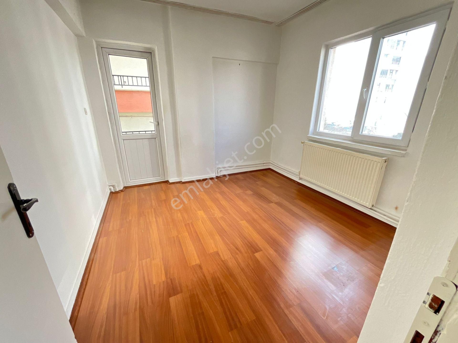 Topçu Mahallesinde Cadde Üzerinde Ön Cephe Daire - Görsel 33