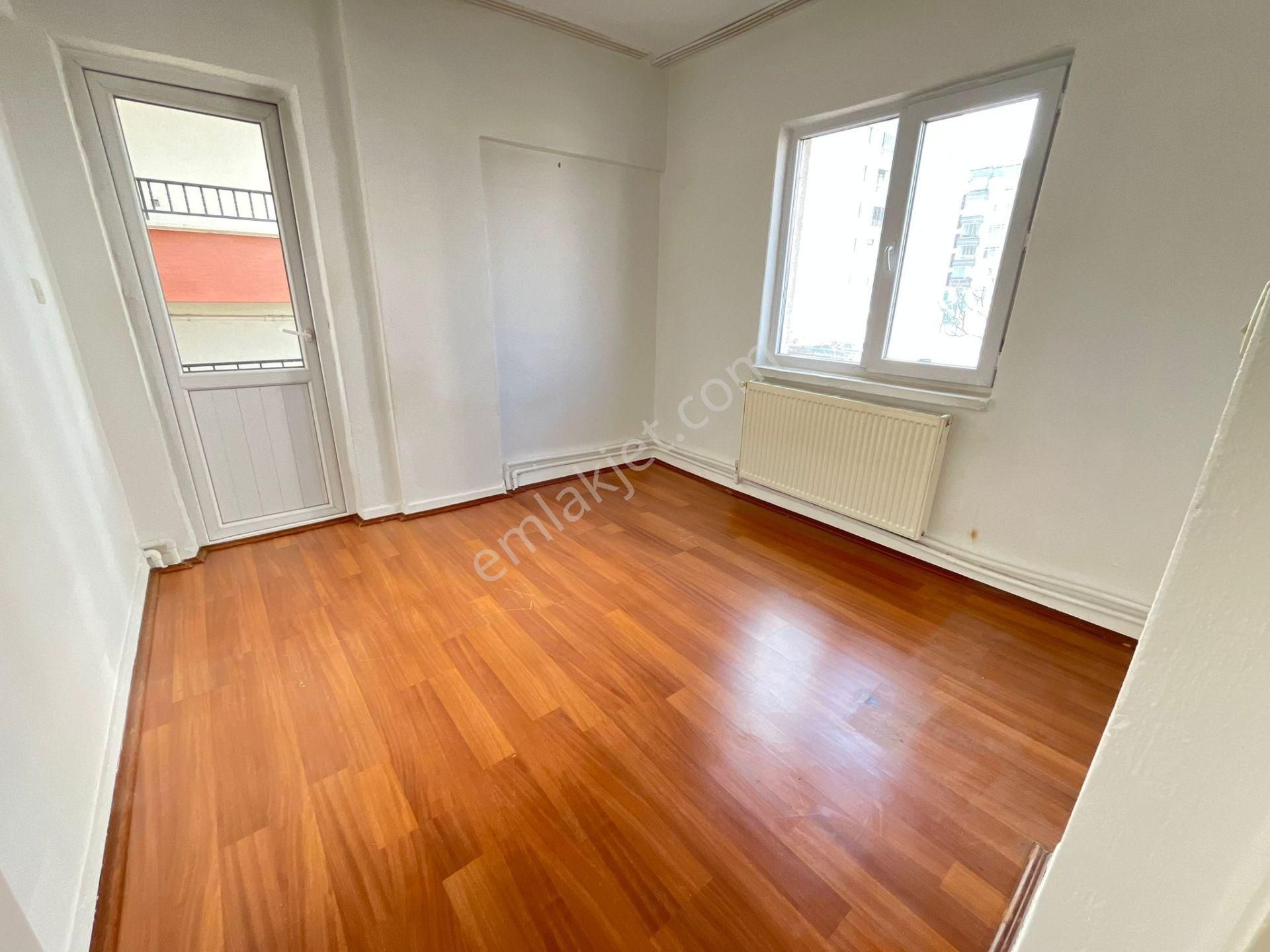 Topçu Mahallesinde Cadde Üzerinde Ön Cephe Daire - Görsel 35