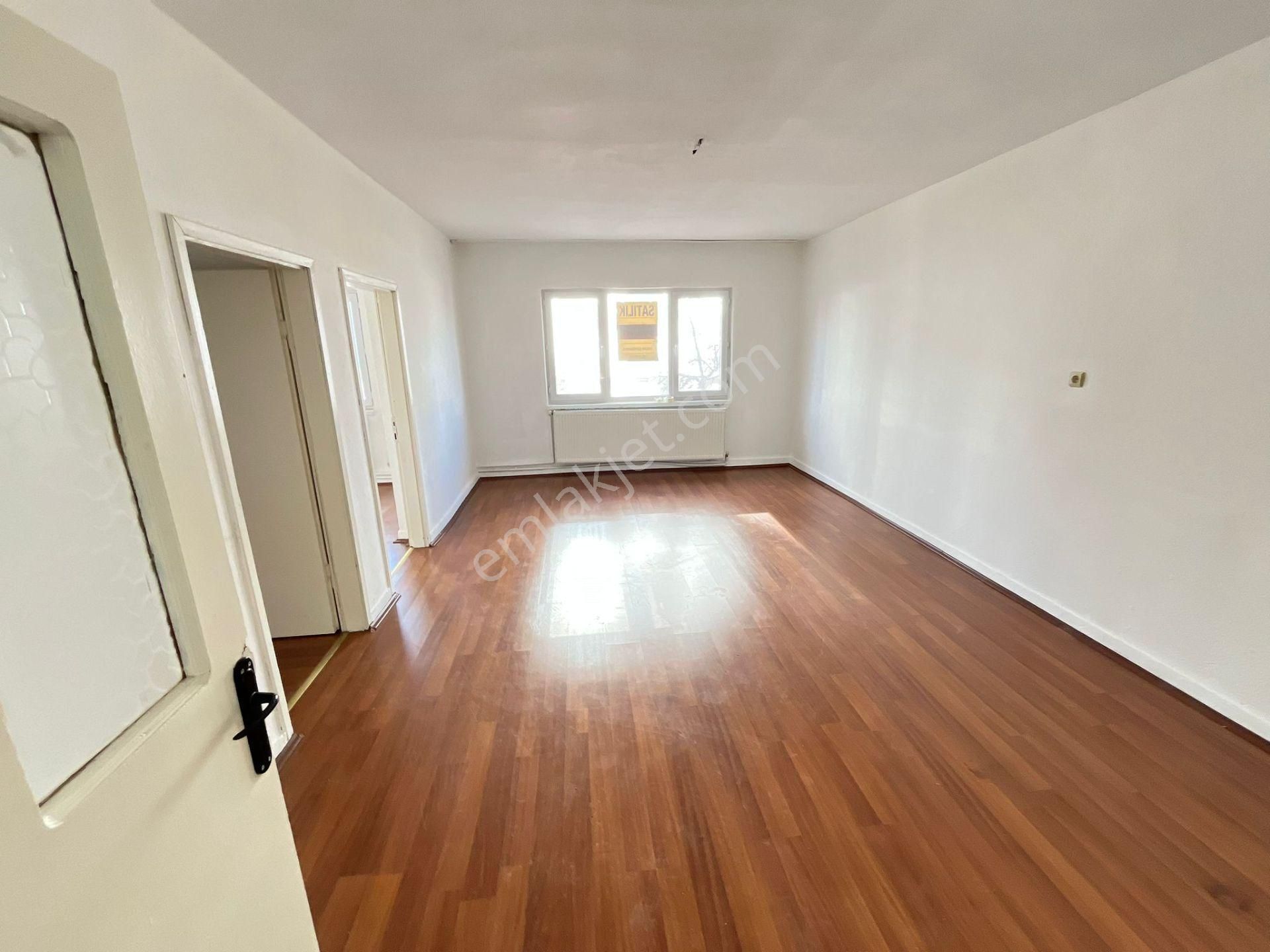 Topçu Mahallesinde Cadde Üzerinde Ön Cephe Daire - Görsel 12