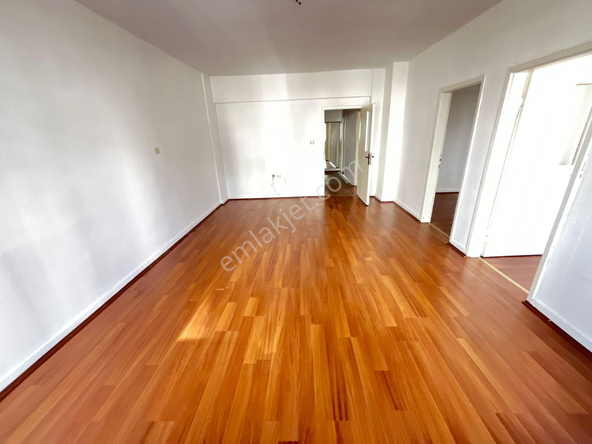 Topçu Mahallesinde Cadde Üzerinde Ön Cephe Daire - Görsel 13