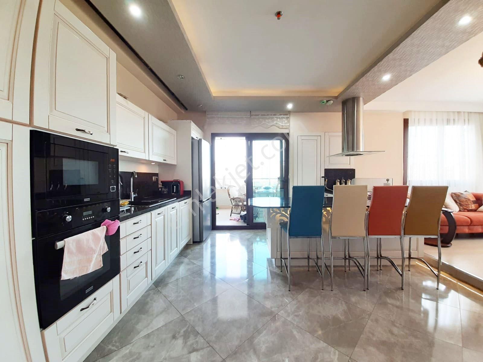 Barışmanço Bulv.her Kat Tek Daireli Akıllı Ev Sistemli Sosyal Aktiviteli Site İçi Ultra Lüks Fırsat