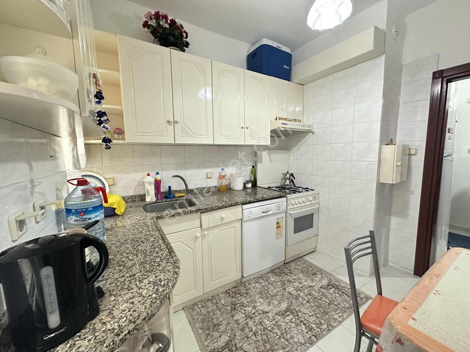 Satılık 2+1 0 Tadilatlı Havuzlu Site İçinde Fırsat Daire - Görsel 3