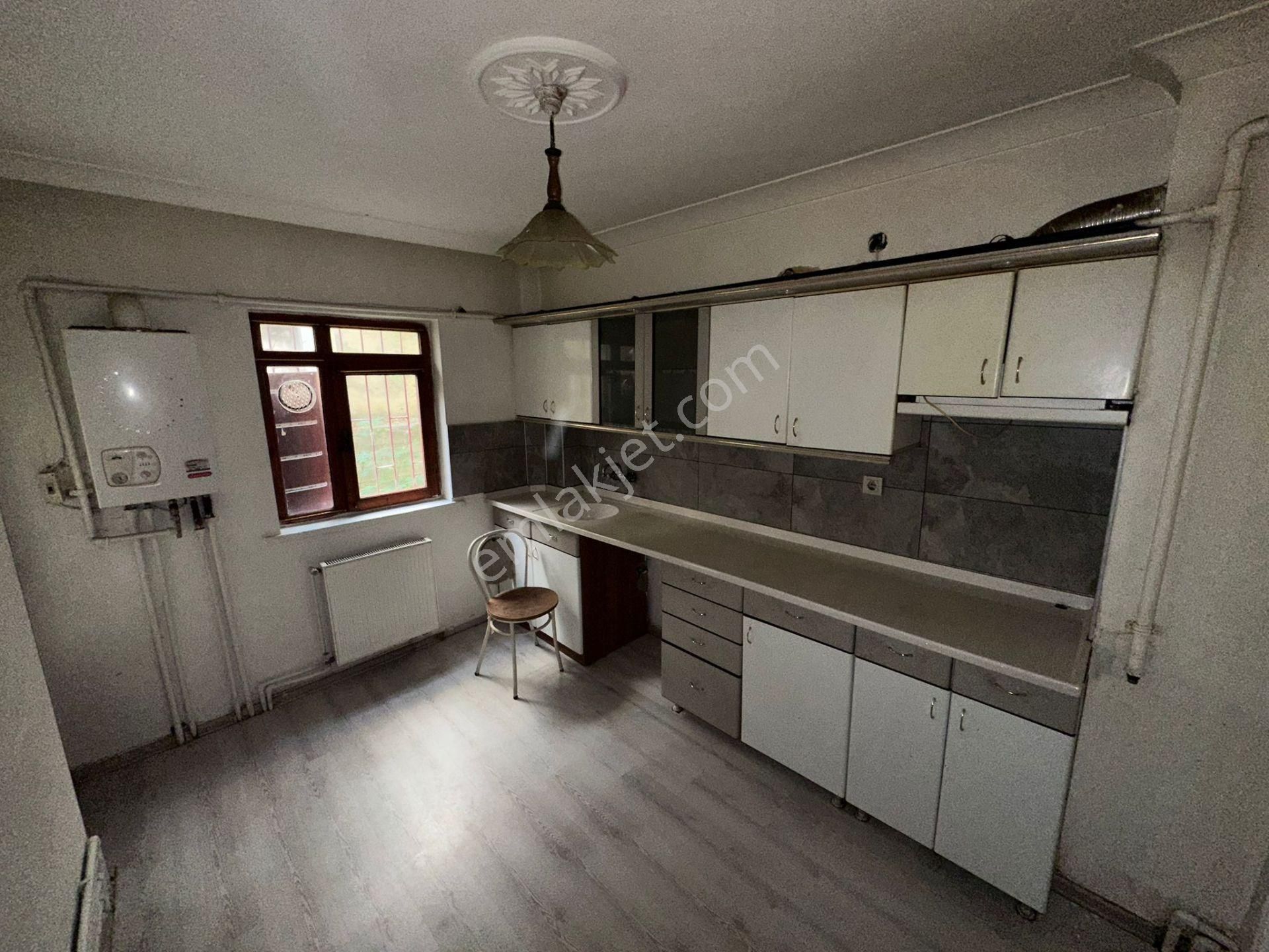 Kariyer Den Yaylada Yüsek Giriş Acil Satılık 3+1 Daire