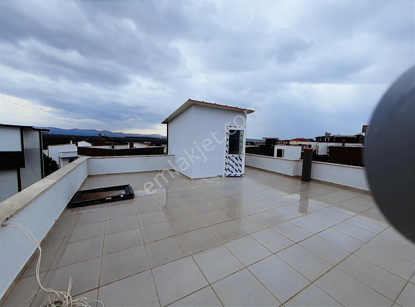 Rw Nefes' Ten Karaağaç' Ta Deniz Manzaralı Müstakil 3+1 Villa - Görsel 17