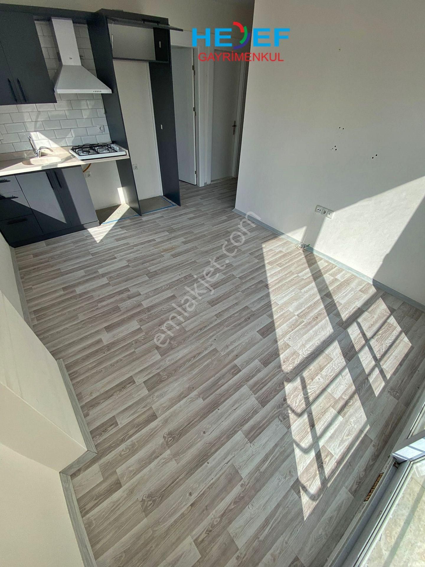 Hedef'ten Eski Mezitli'de 1+1 Kiralık Daire - Görsel 3