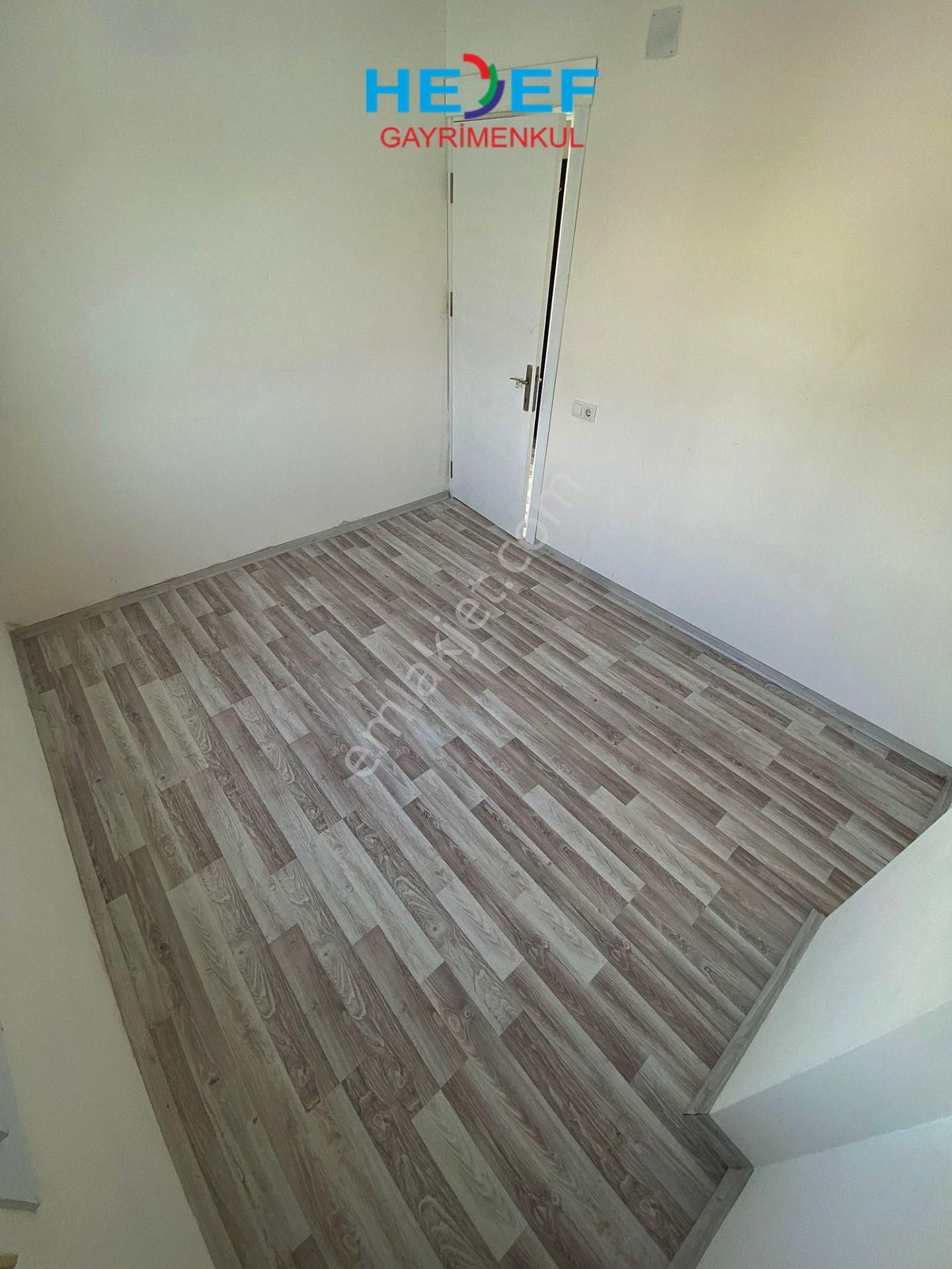 Hedef'ten Eski Mezitli'de 1+1 Kiralık Daire - Görsel 10