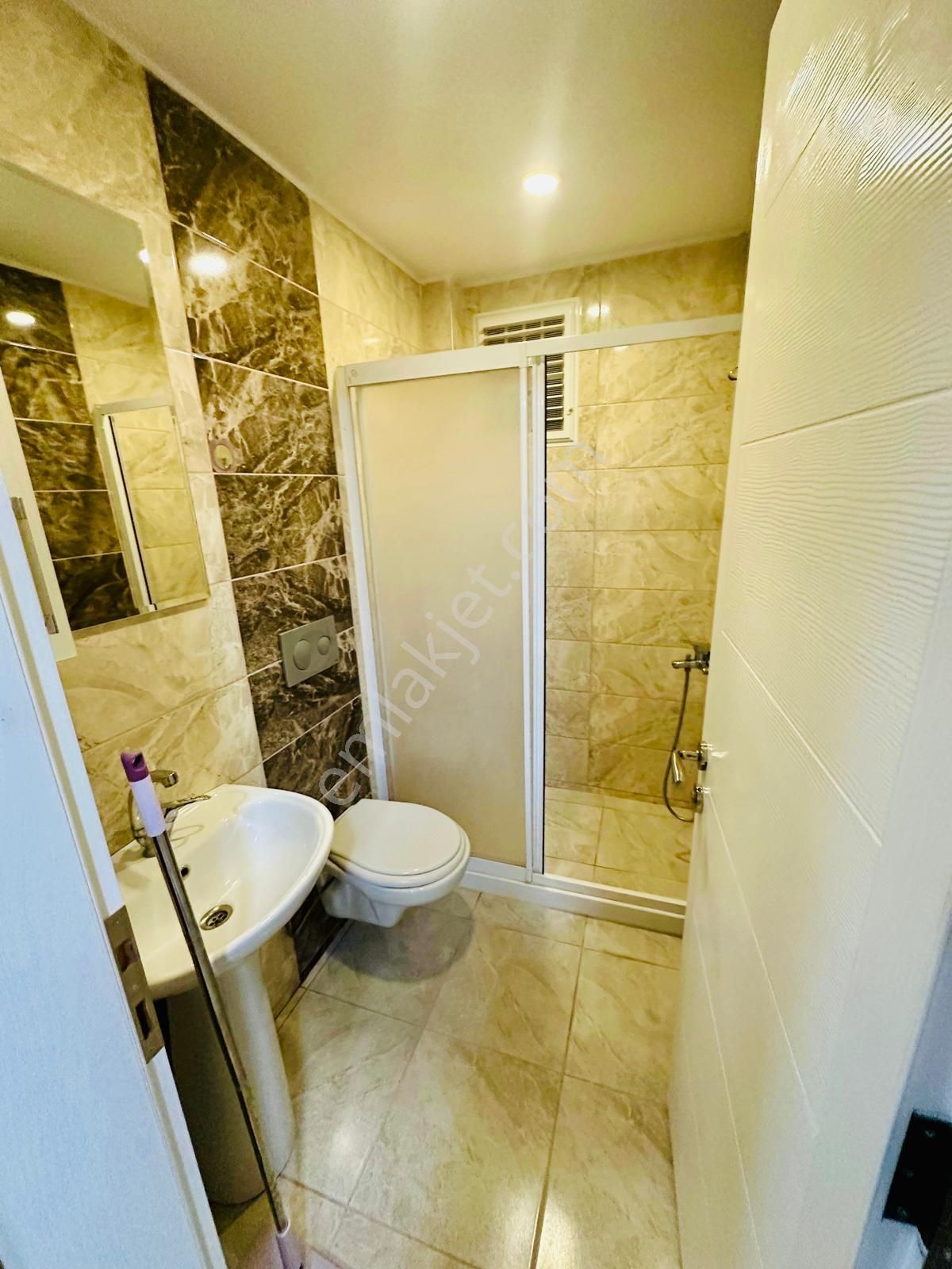 Üniversiteye Yakın Balkonlu Sıfır Eşyalı Satılık 1+1 Apart - Görsel 12
