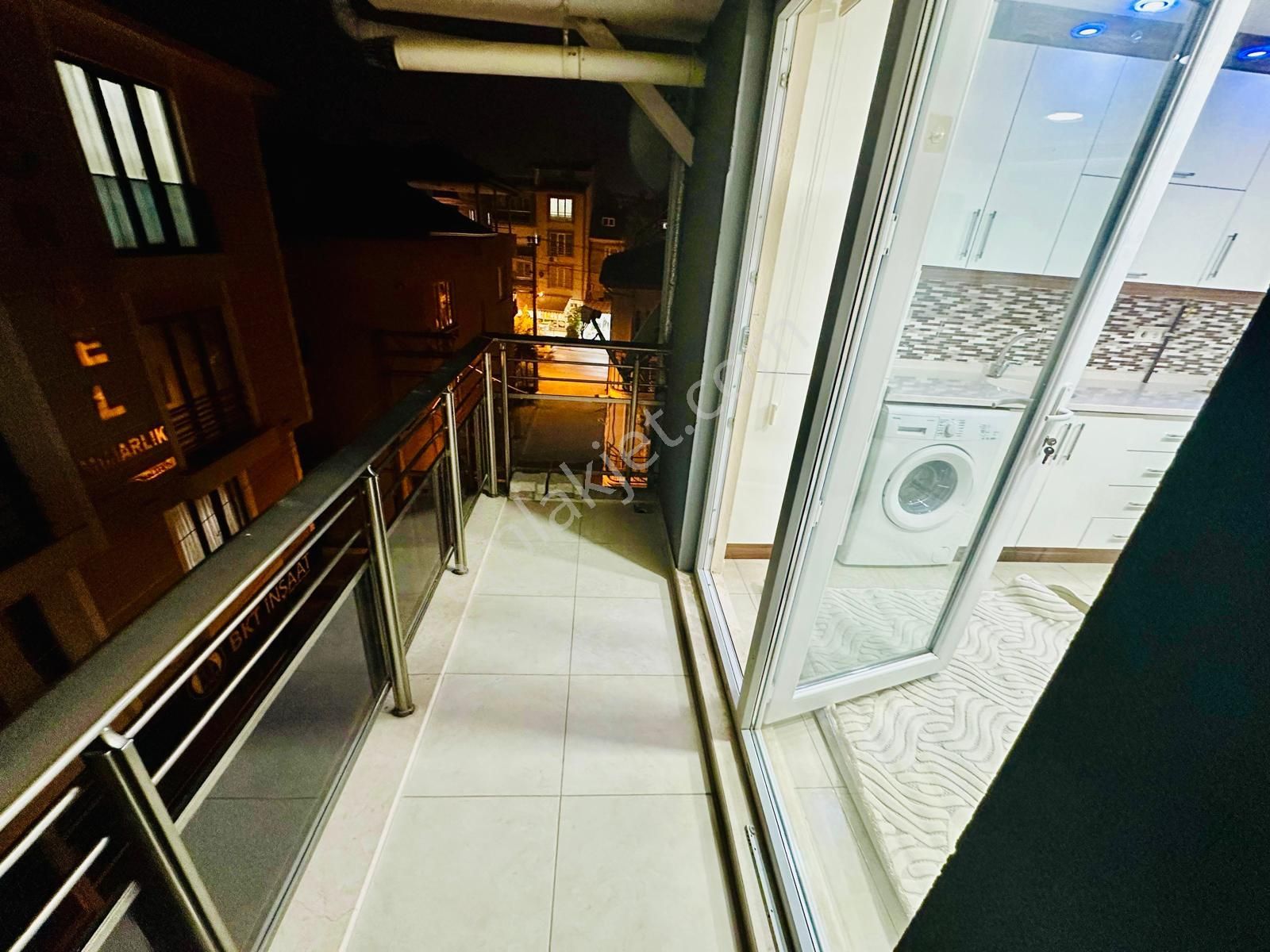 Üniversiteye Yakın Balkonlu Sıfır Eşyalı Satılık 1+1 Apart - Görsel 5