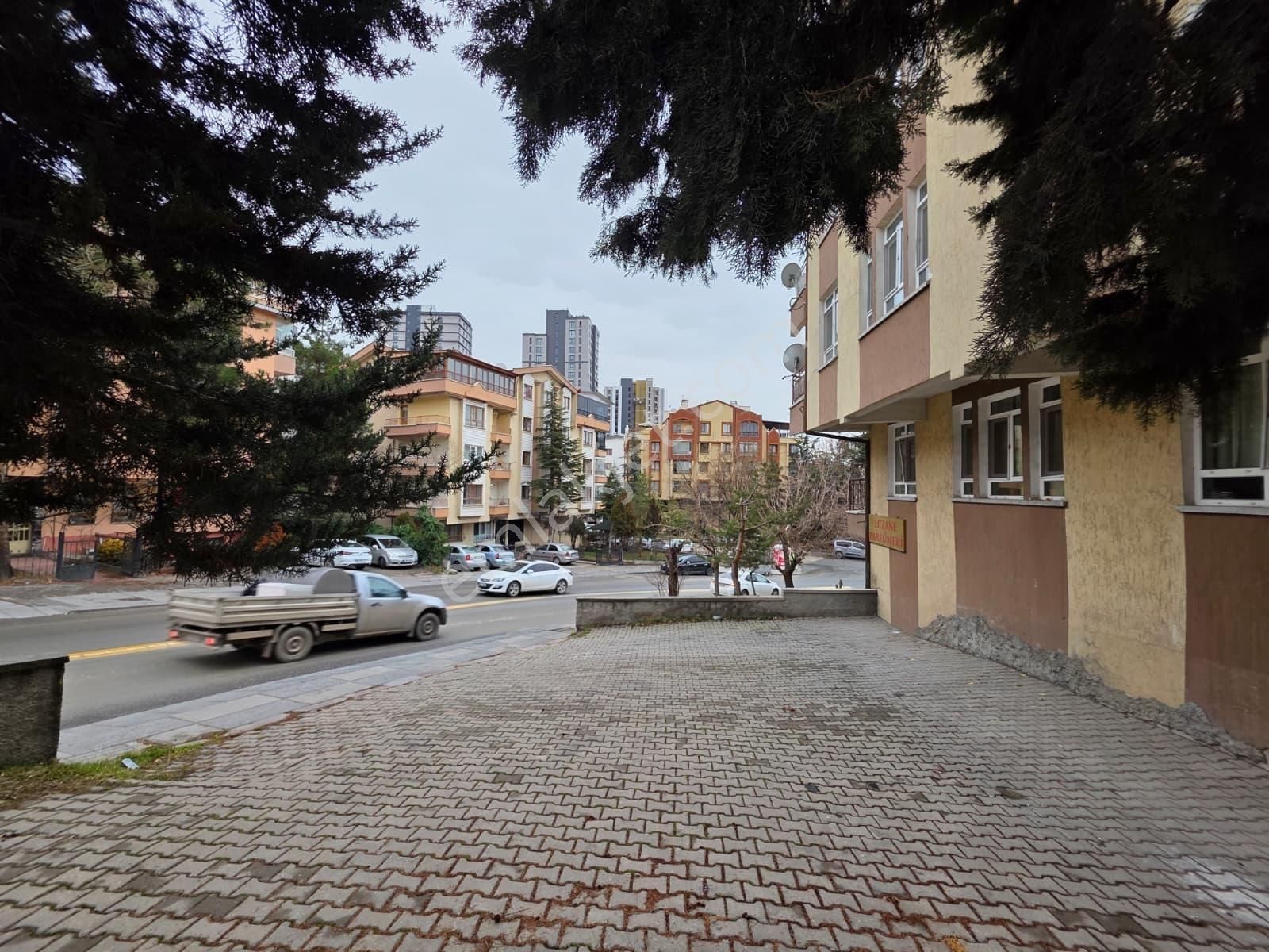 Etlik Şehir Hastanelerine Çok Yakın Katta Lüks Mobilyalı Kiralık - Görsel 33