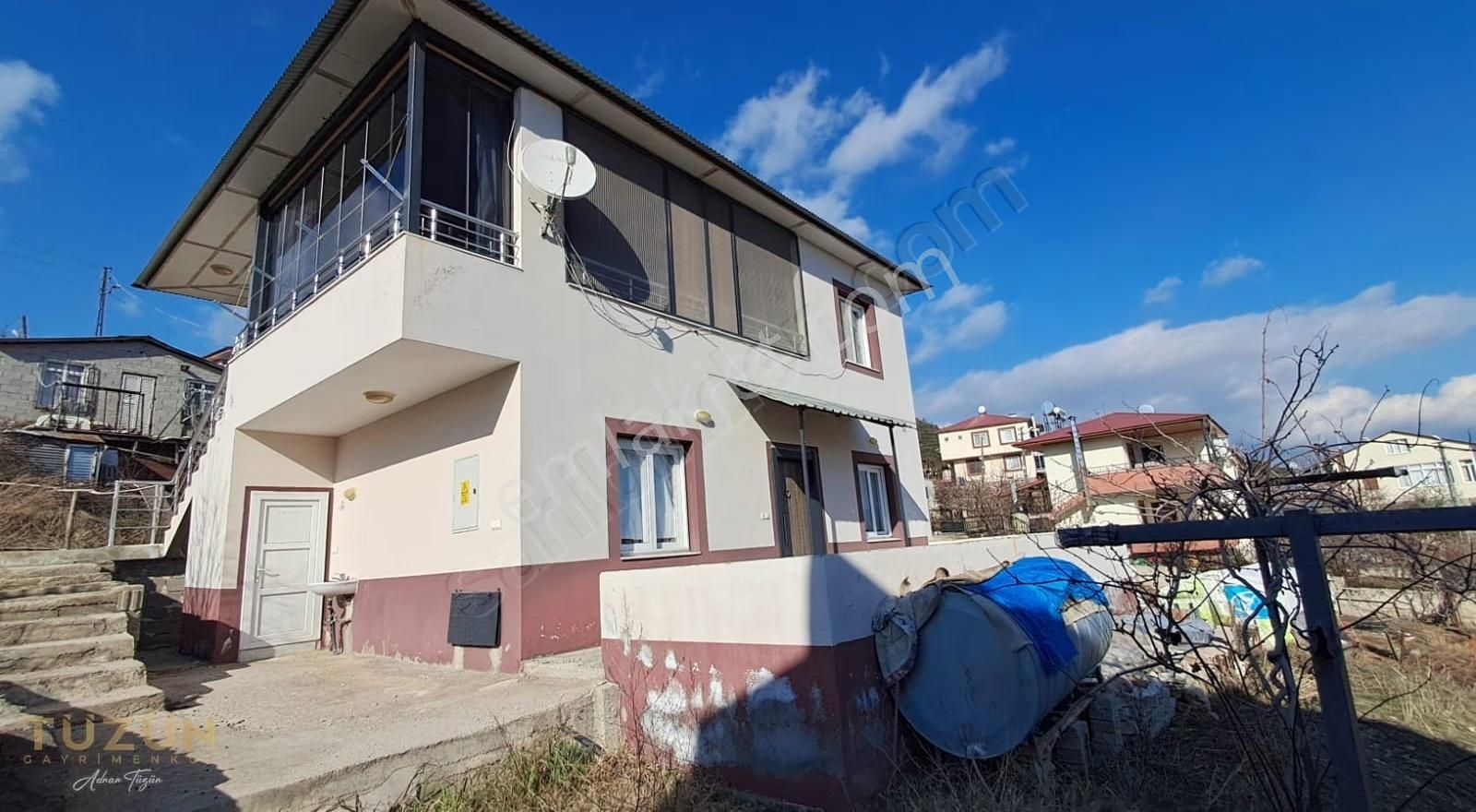 Tüzün'den Fındıkpınarın'da 938 M2 Arsa İçerisinde İki Katlı Ev - Görsel 21