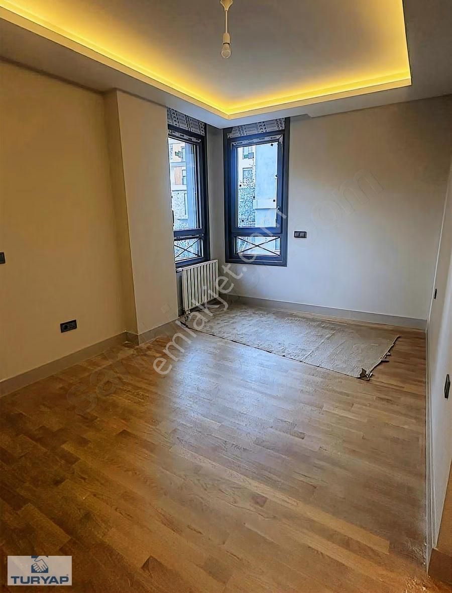 Kalamış Selahattin Pınar Sokak'ta Sıfır Binada Kiralık 3+1 Daire - Görsel 12