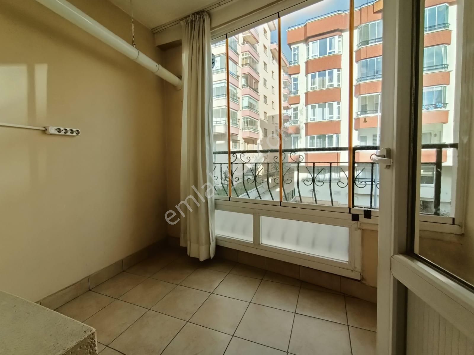 Emaks'tan/akpınar/mevlana Bulv.yakını/katta/bakımlı/3+1/125 M2 - Görsel 15