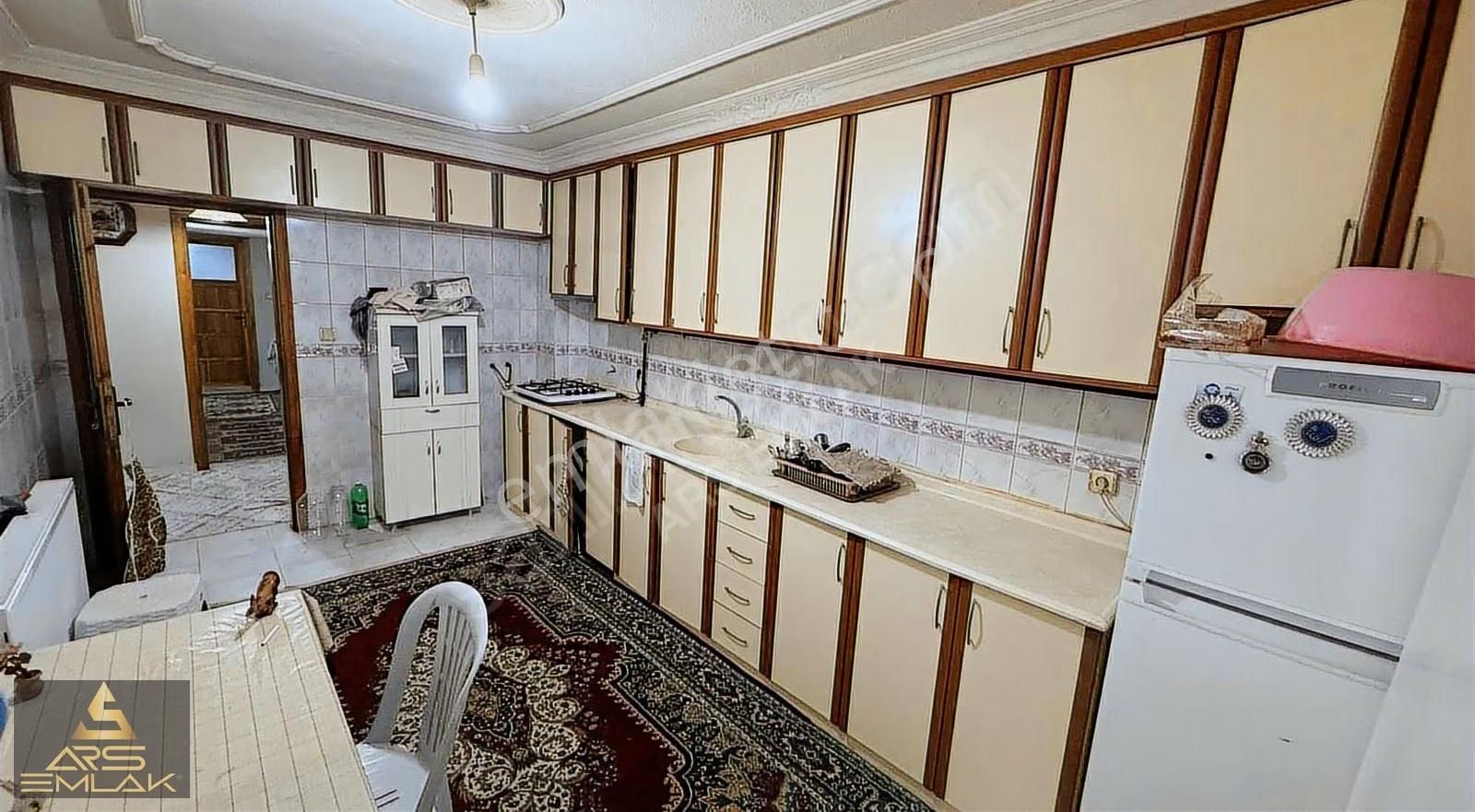 Ars'den Satılık 3+1 Daire Doğalgaz Kombi Buldan Cumhuriyet - Görsel 3