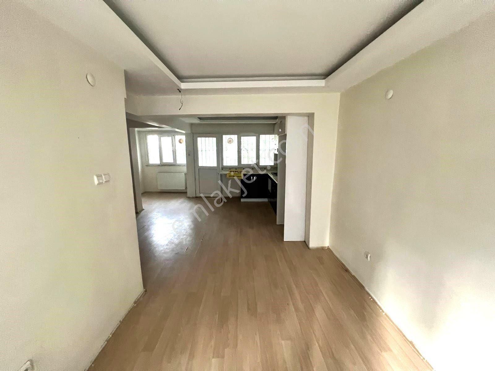 İmren Gayrimenkulden Kiralık 4+1 160 M2 Bahçeli 3 Katlı Müstakil Ev Sefaköy Merkezde - Görsel 5