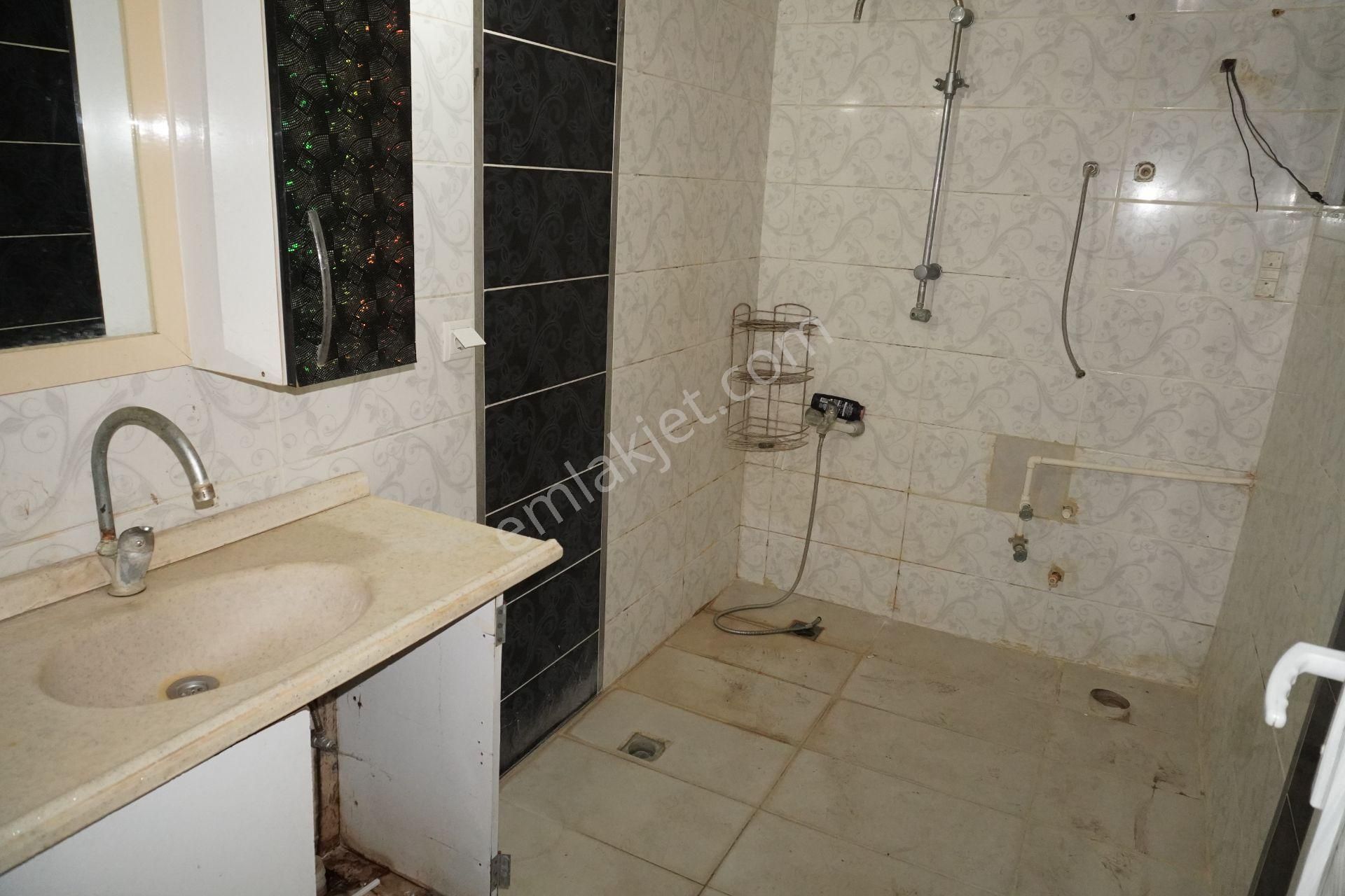 Asarlık Da Kiralık 2+1 3.kat Çift Balkonlu Çiğli Serkan Emlak Dan - Görsel 16