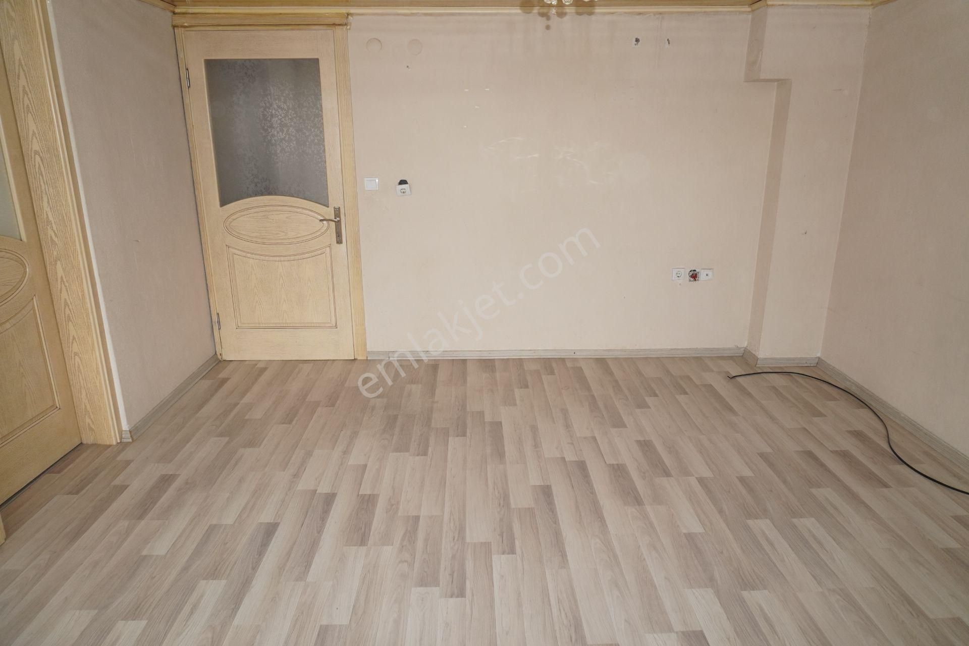 Asarlık Da Kiralık 2+1 3.kat Çift Balkonlu Çiğli Serkan Emlak Dan - Görsel 8