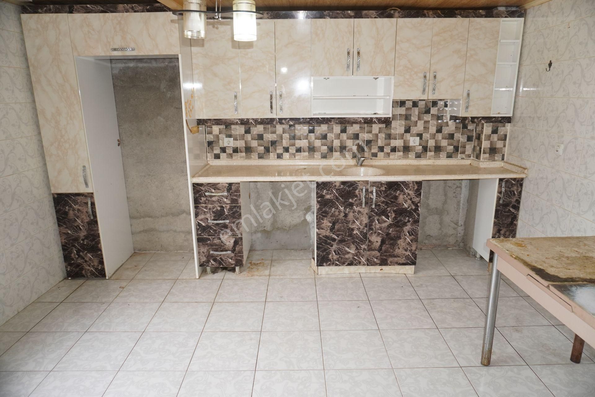 Asarlık Da Kiralık 2+1 3.kat Çift Balkonlu Çiğli Serkan Emlak Dan - Görsel 3