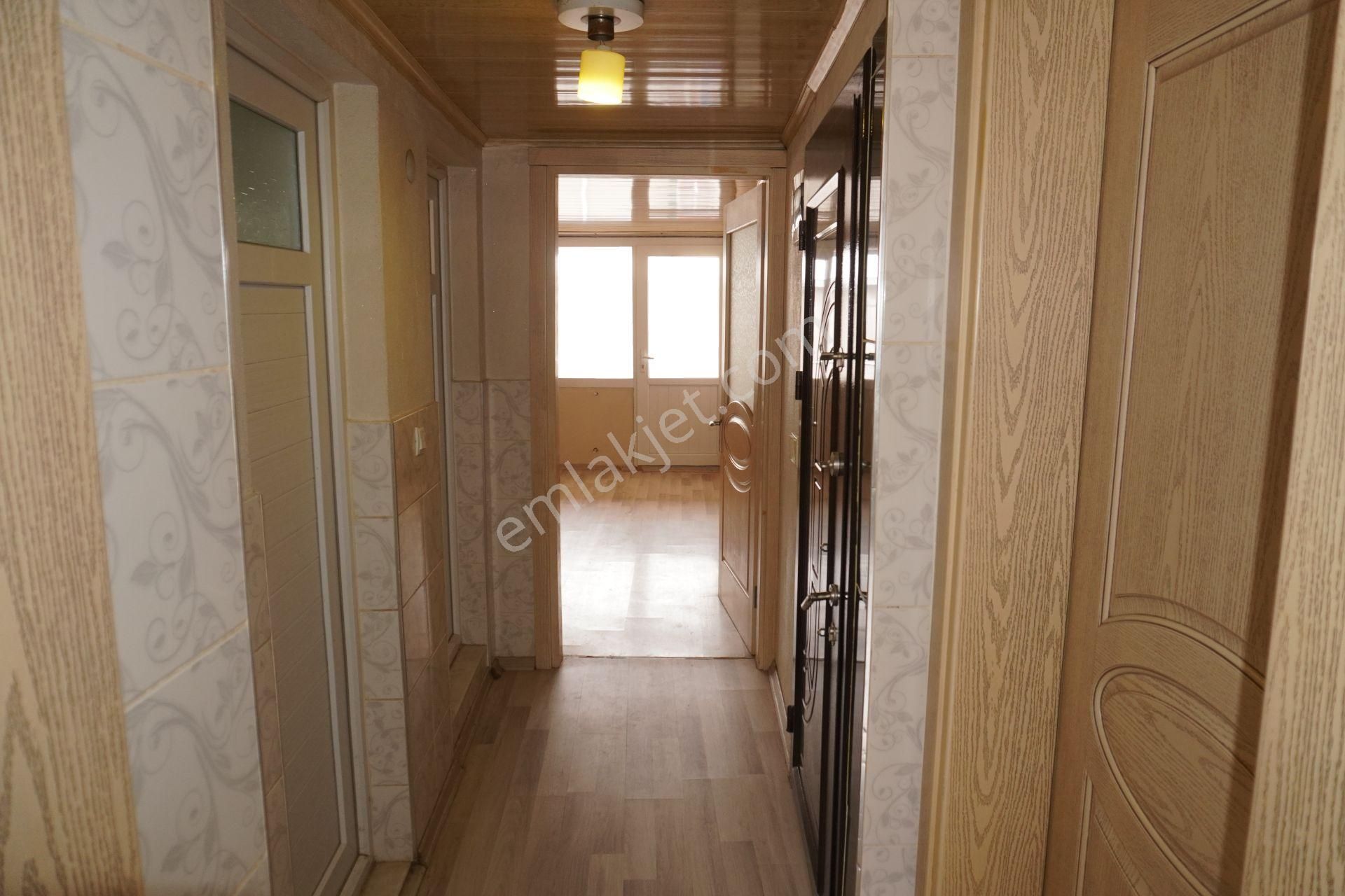 Asarlık Da Kiralık 2+1 3.kat Çift Balkonlu Çiğli Serkan Emlak Dan - Görsel 18