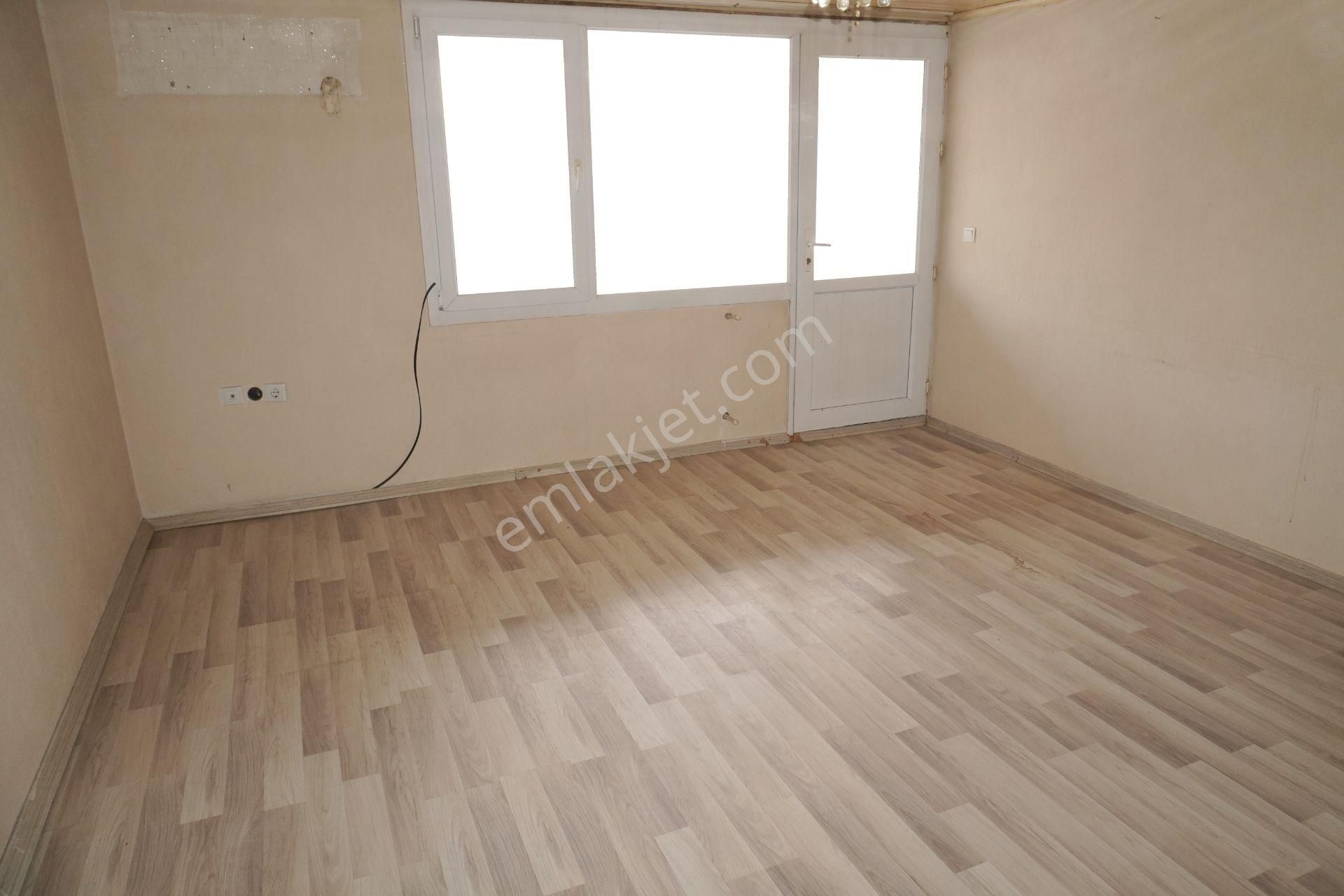 Asarlık Da Kiralık 2+1 3.kat Çift Balkonlu Çiğli Serkan Emlak Dan - Görsel 7