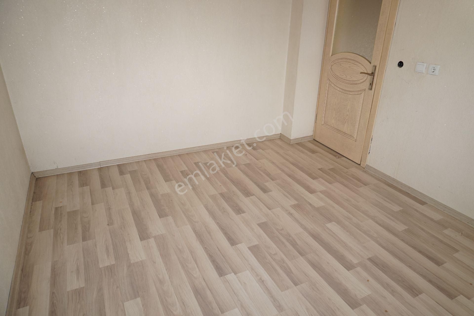 Asarlık Da Kiralık 2+1 3.kat Çift Balkonlu Çiğli Serkan Emlak Dan - Görsel 11