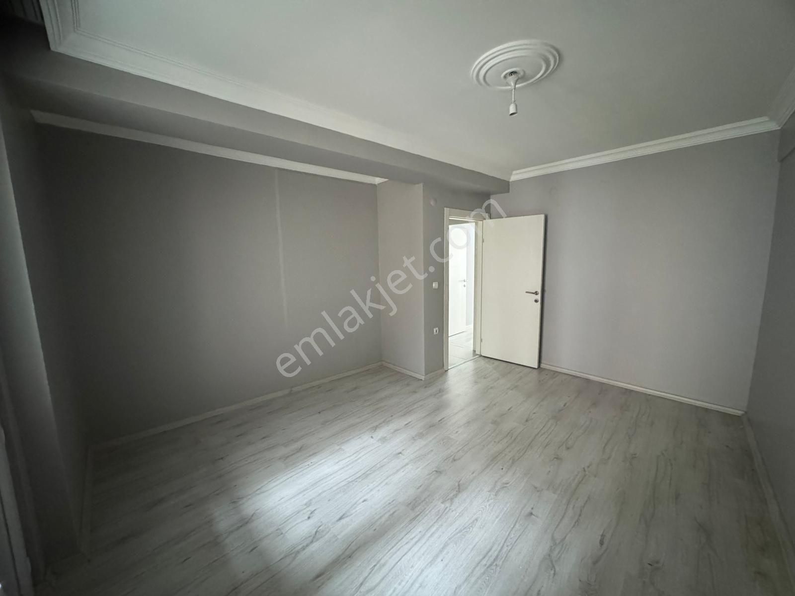 Tuğra'dan Reşadiye Mahallesinde 145 M2 İskanlı Kullanışlı Daire - Görsel 11